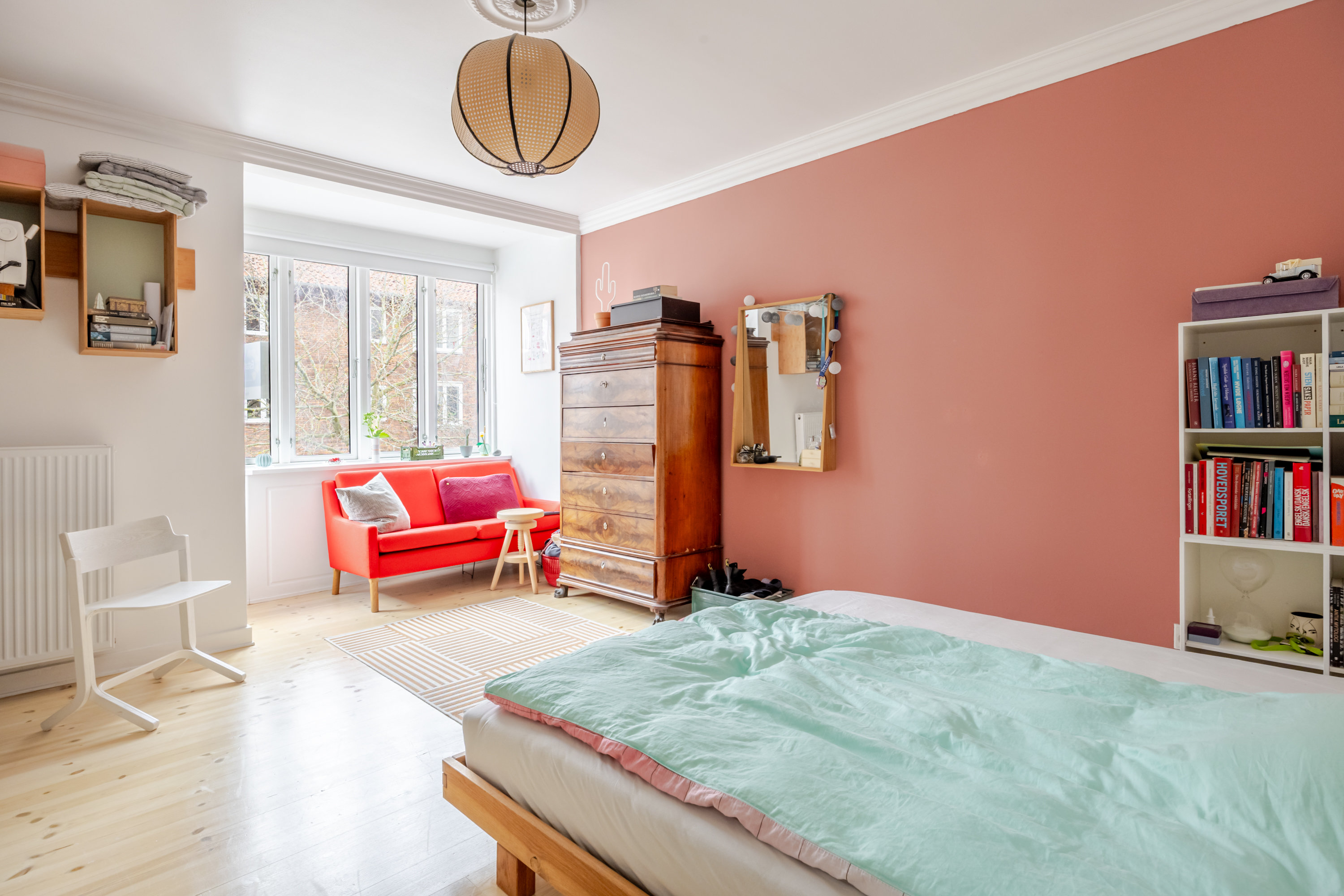 Fremhævet andet billede i fuldskærmstilstand. Billede af Schubertsvej 12, 1. tv., 2450 København SV