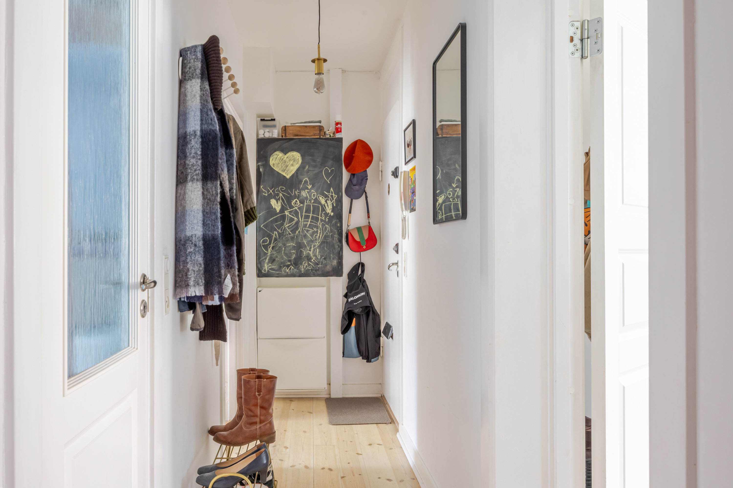 Fremhævet andet billede i fuldskærmstilstand. Billede af Schubertsvej 12, 1. tv., 2450 København SV