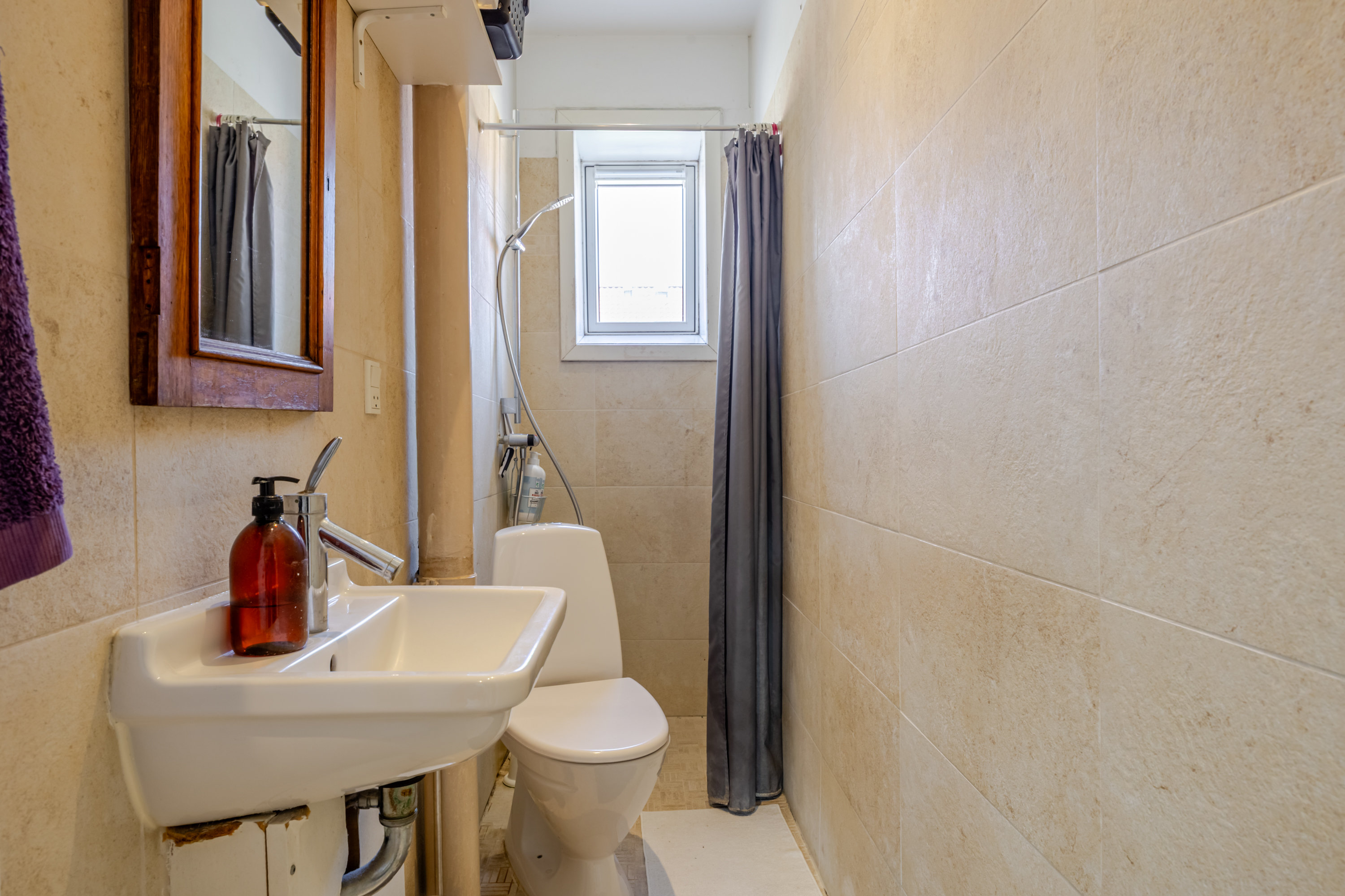 Fremhævet andet billede i fuldskærmstilstand. Billede af P. Knudsens Gade 16, 2. tv., 2450 København SV