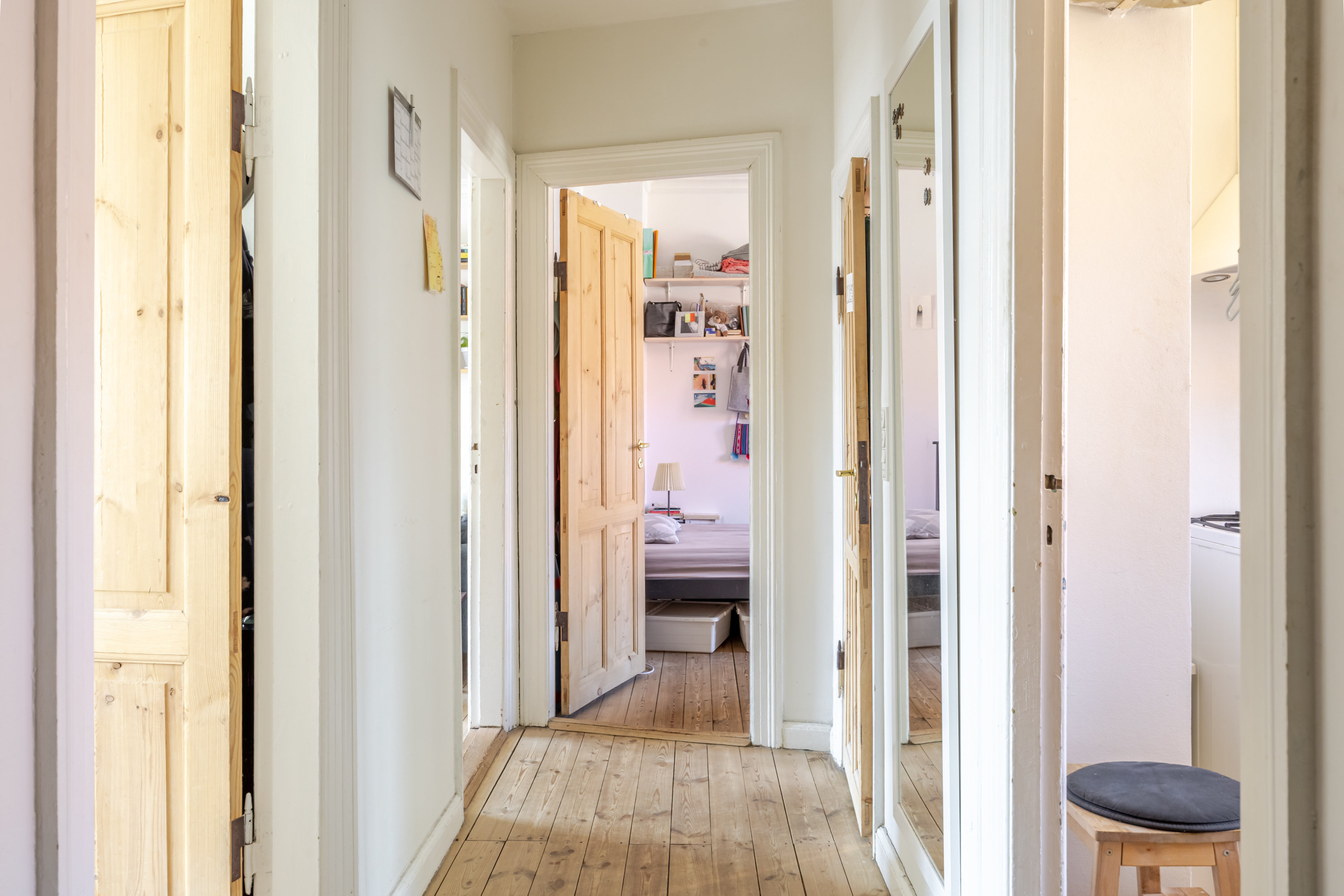 Fremhævet andet billede i fuldskærmstilstand. Billede af P. Knudsens Gade 16, 2. tv., 2450 København SV