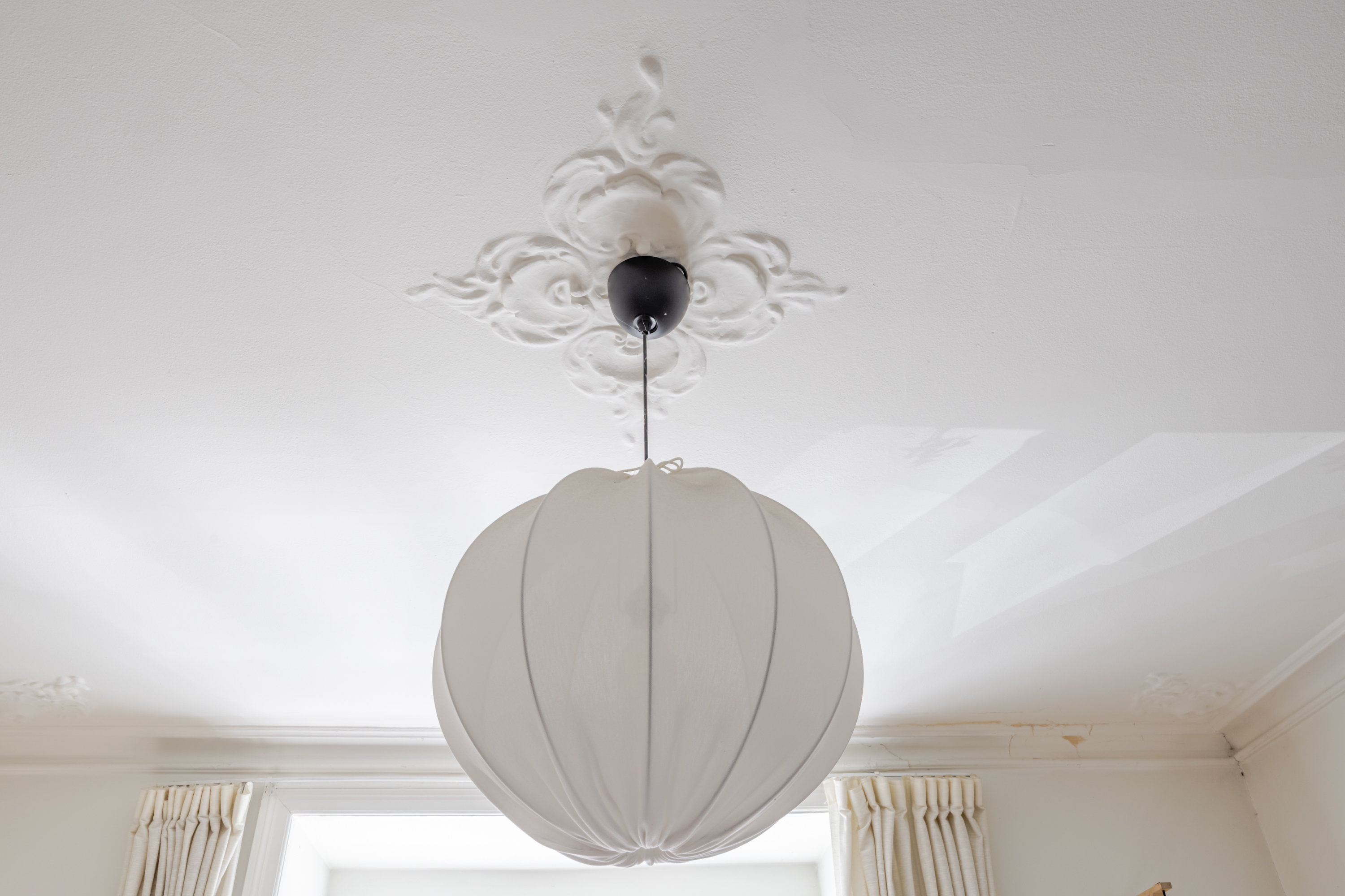 Fremhævet andet billede i fuldskærmstilstand. Billede af P. Knudsens Gade 16, 2. tv., 2450 København SV