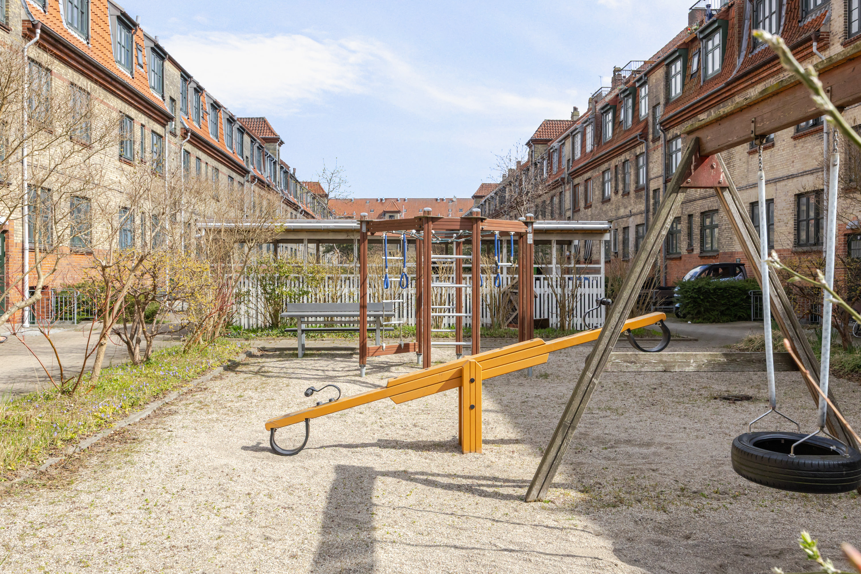 Fremhævet andet billede i fuldskærmstilstand. Billede af P. Knudsens Gade 16, 2. tv., 2450 København SV