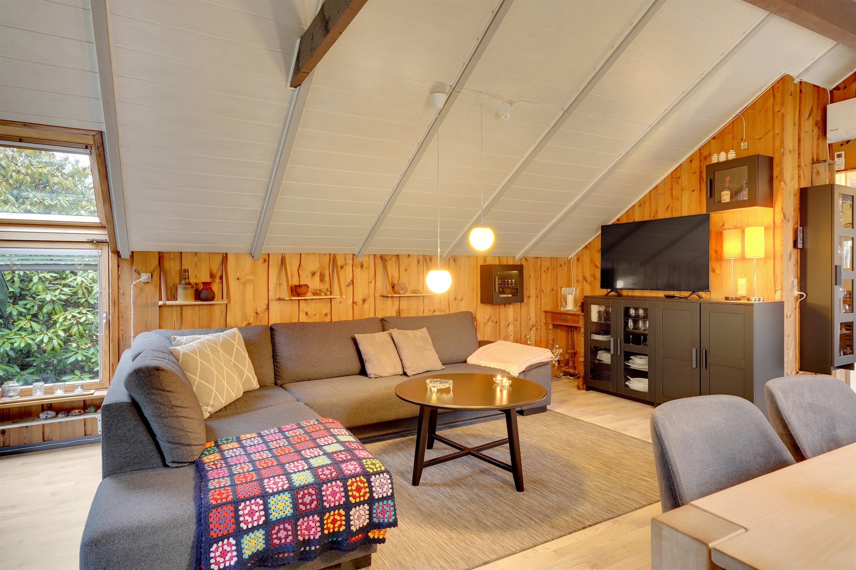 Fremhævet stue billede i fuldskærmstilstand. Billede af Birkelunden 1, Jegum, 6840 Oksbøl