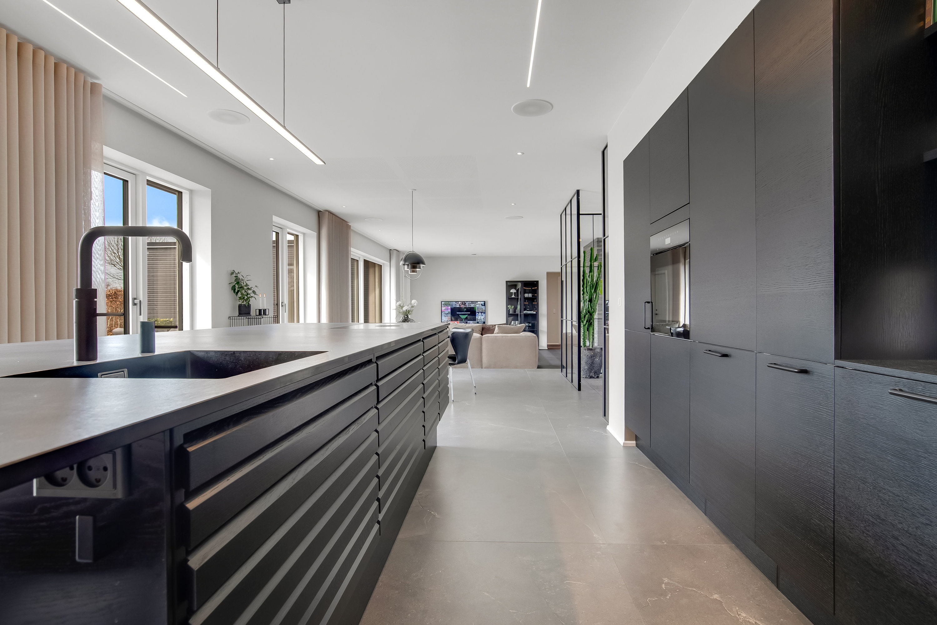 Fremhævet køkken alrum billede i fuldskærmstilstand. Billede af Lyngbakken 18, 7500 Holstebro