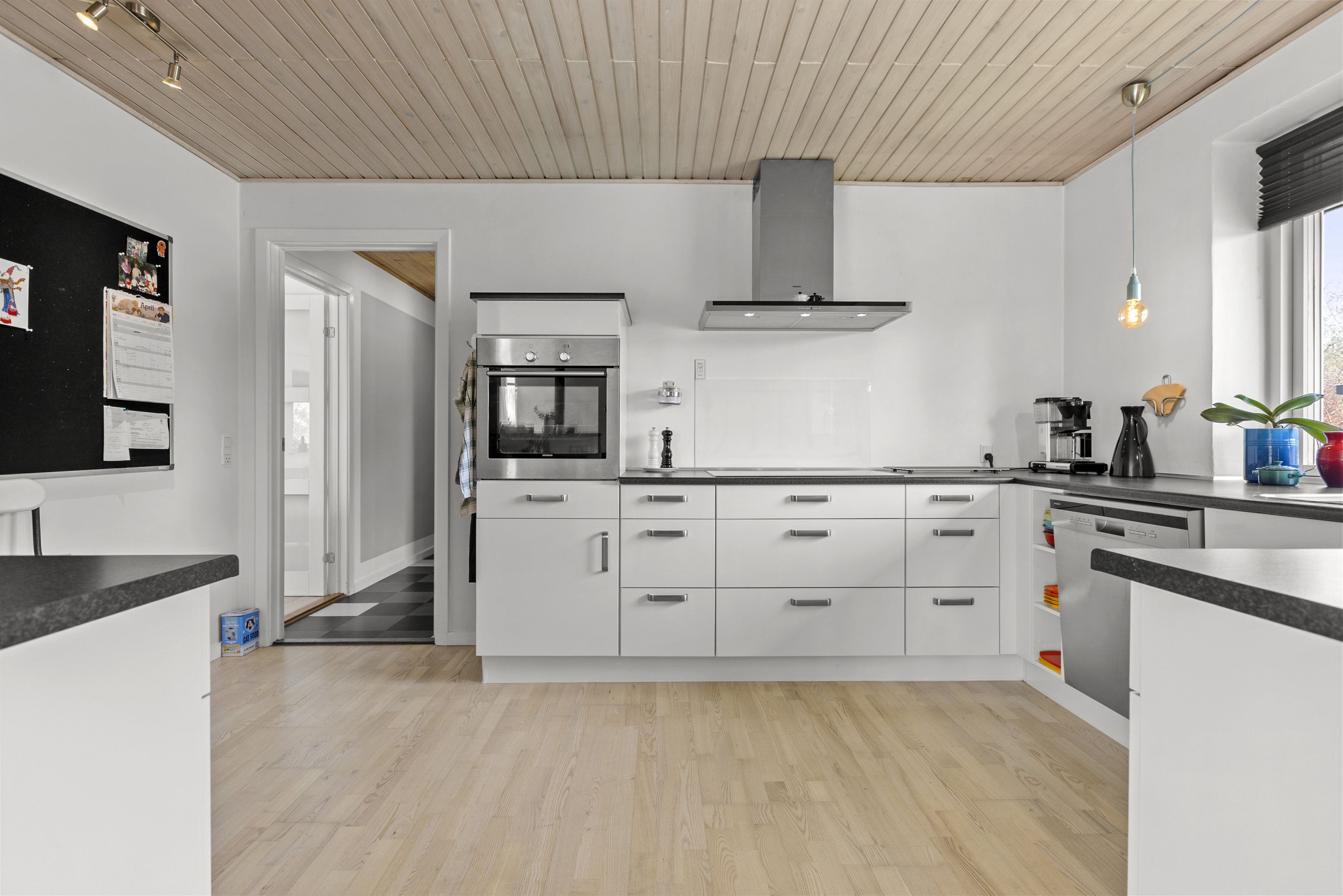 Fremhævet køkken billede i fuldskærmstilstand. Billede af Nøddevej 8, 4171 Glumsø