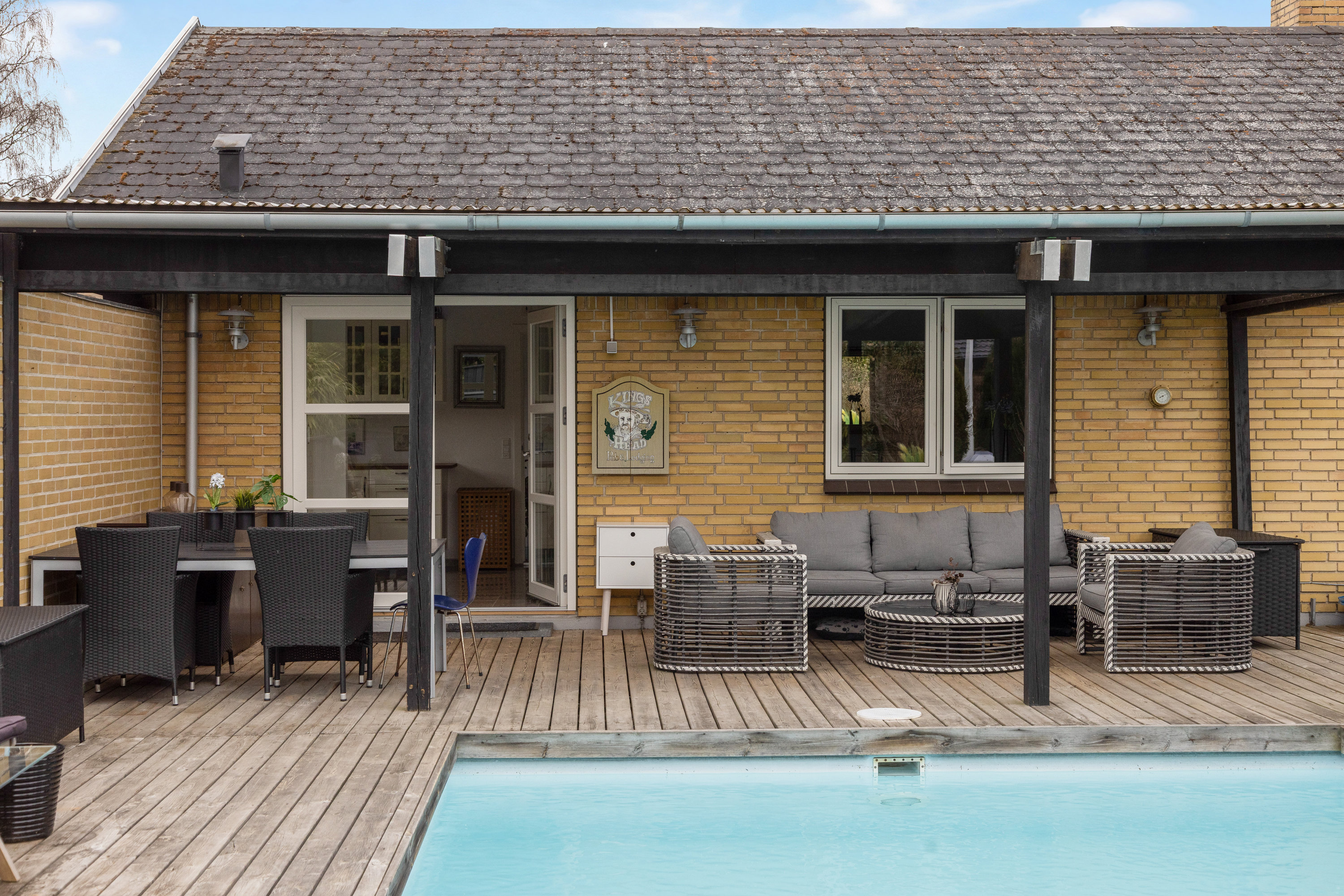 Fremhævet terrasse billede i fuldskærmstilstand. Billede af Skovvang 24, 3460 Birkerød