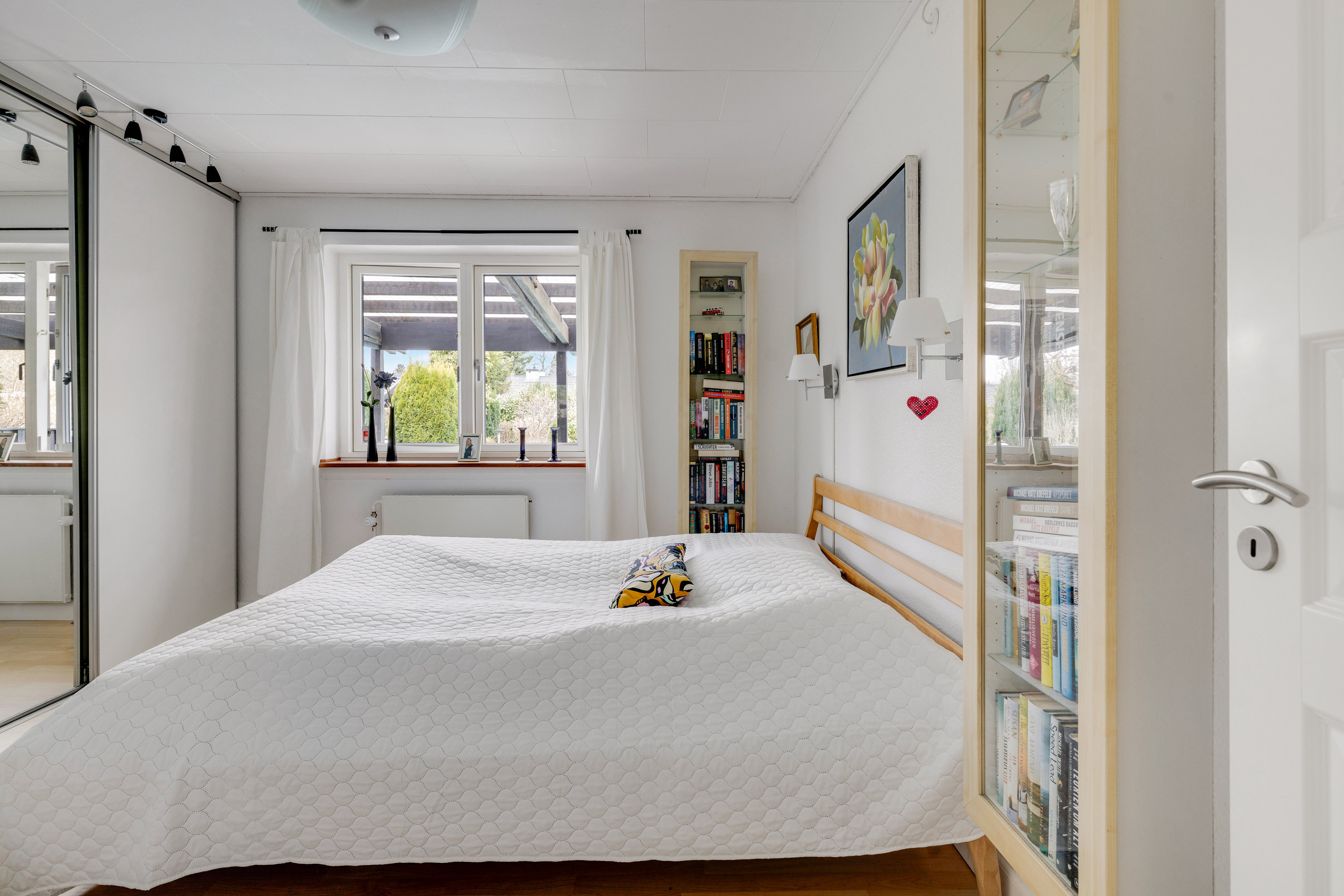 Fremhævet soveværelse billede i fuldskærmstilstand. Billede af Skovvang 24, 3460 Birkerød