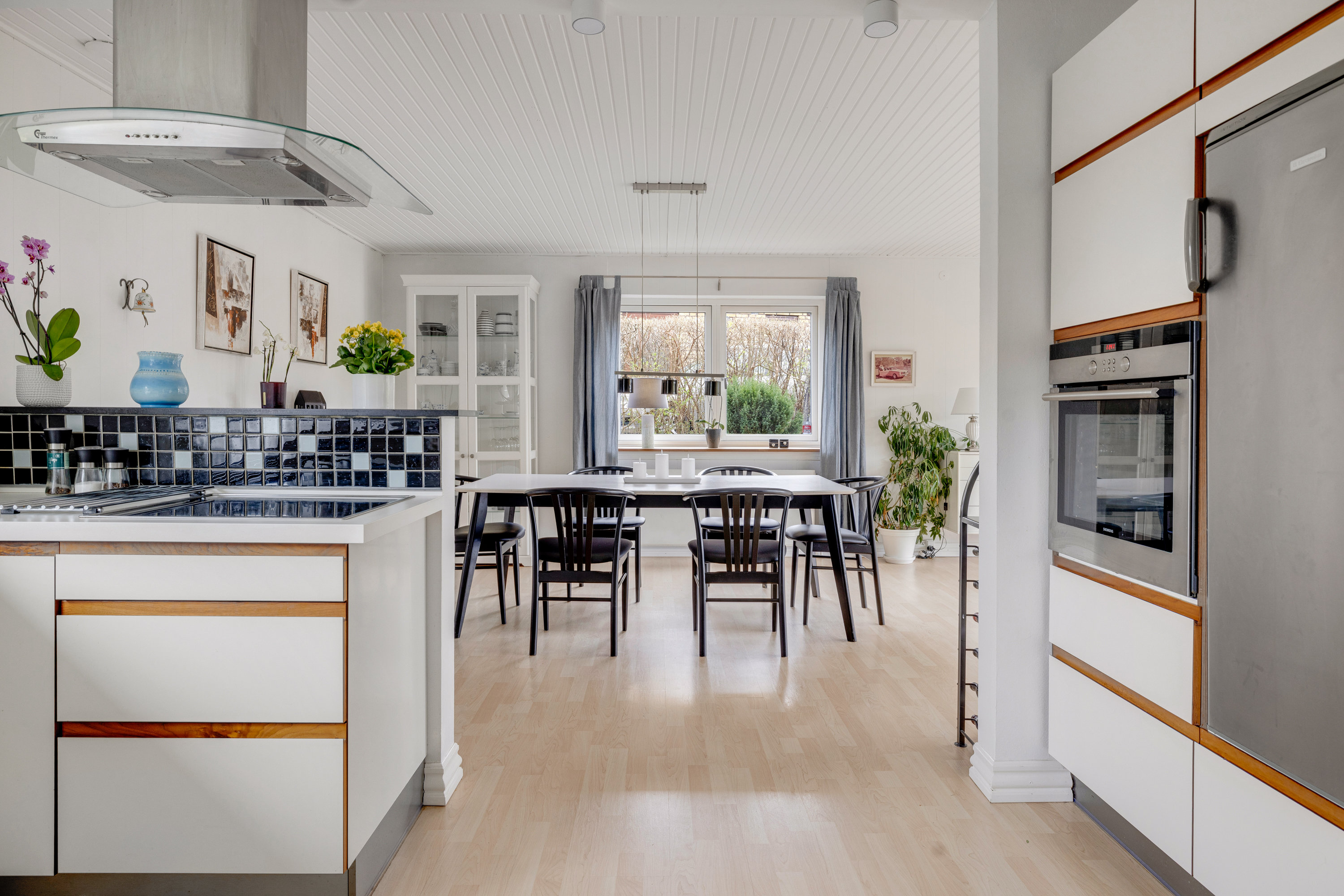 Fremhævet køkken billede i fuldskærmstilstand. Billede af Skovvang 24, 3460 Birkerød