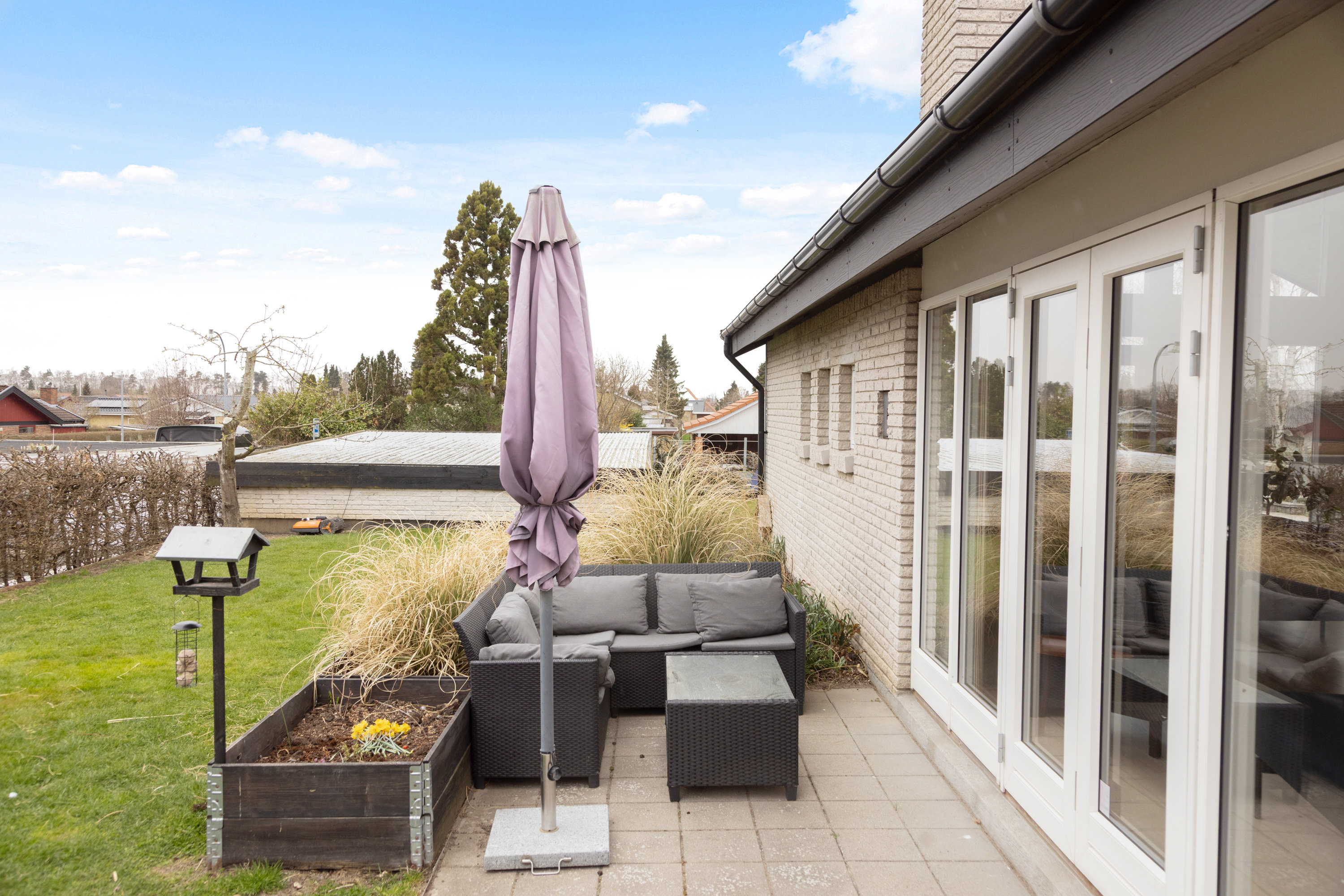 Fremhævet terrasse billede i fuldskærmstilstand. Billede af Nytoften 17, 2750 Ballerup