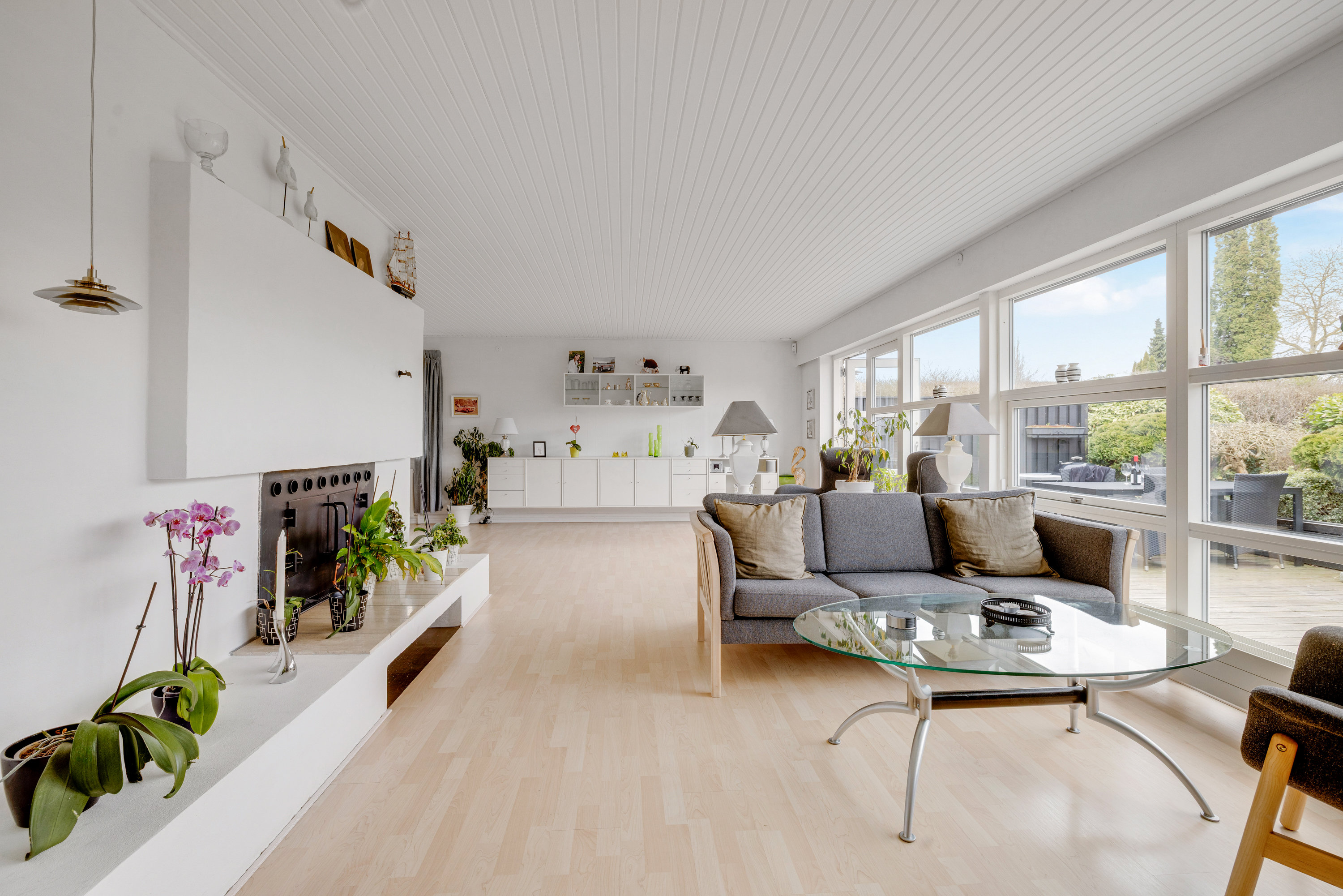 Fremhævet stue billede i fuldskærmstilstand. Billede af Skovvang 24, 3460 Birkerød