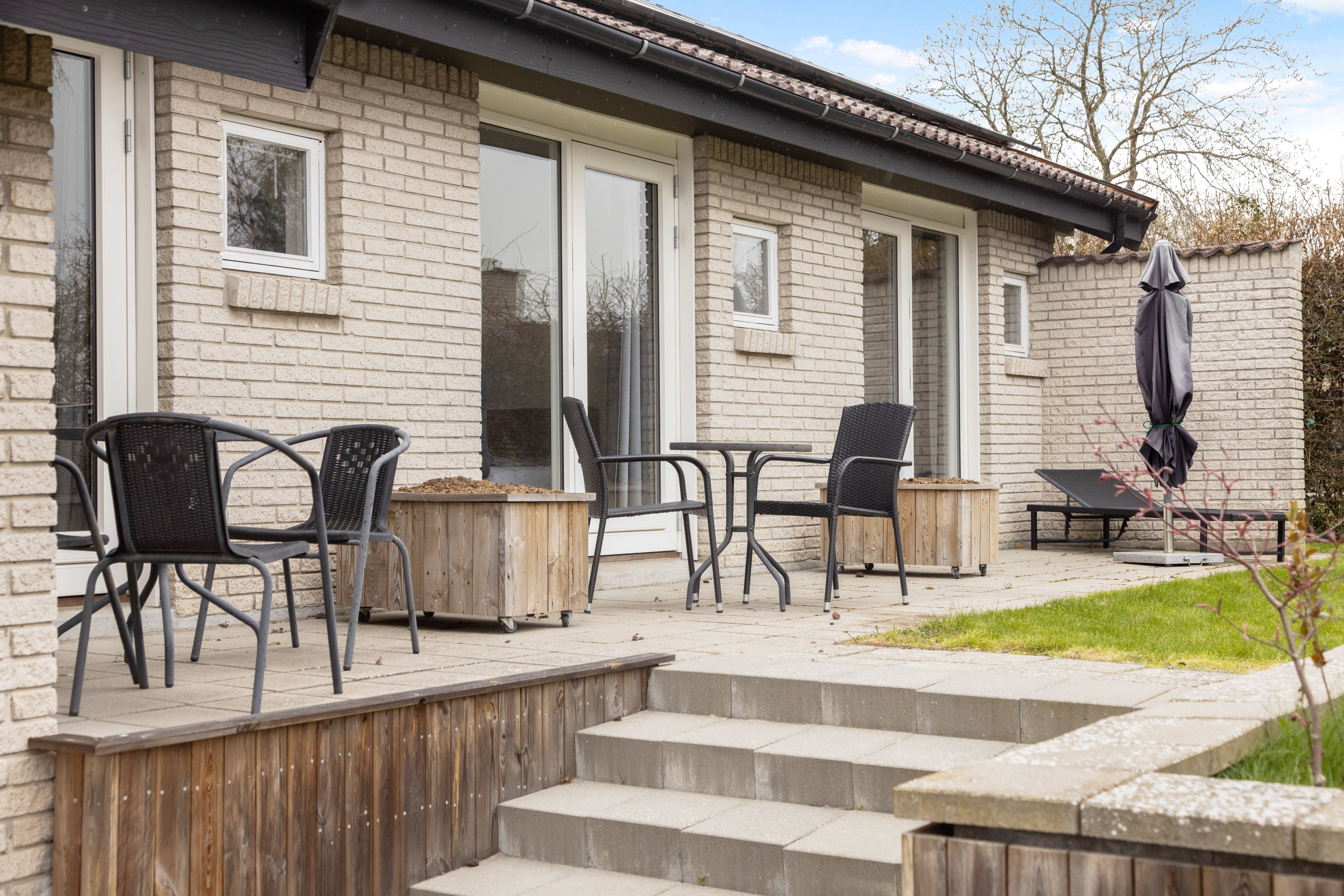 Fremhævet terrasse billede i fuldskærmstilstand. Billede af Nytoften 17, 2750 Ballerup