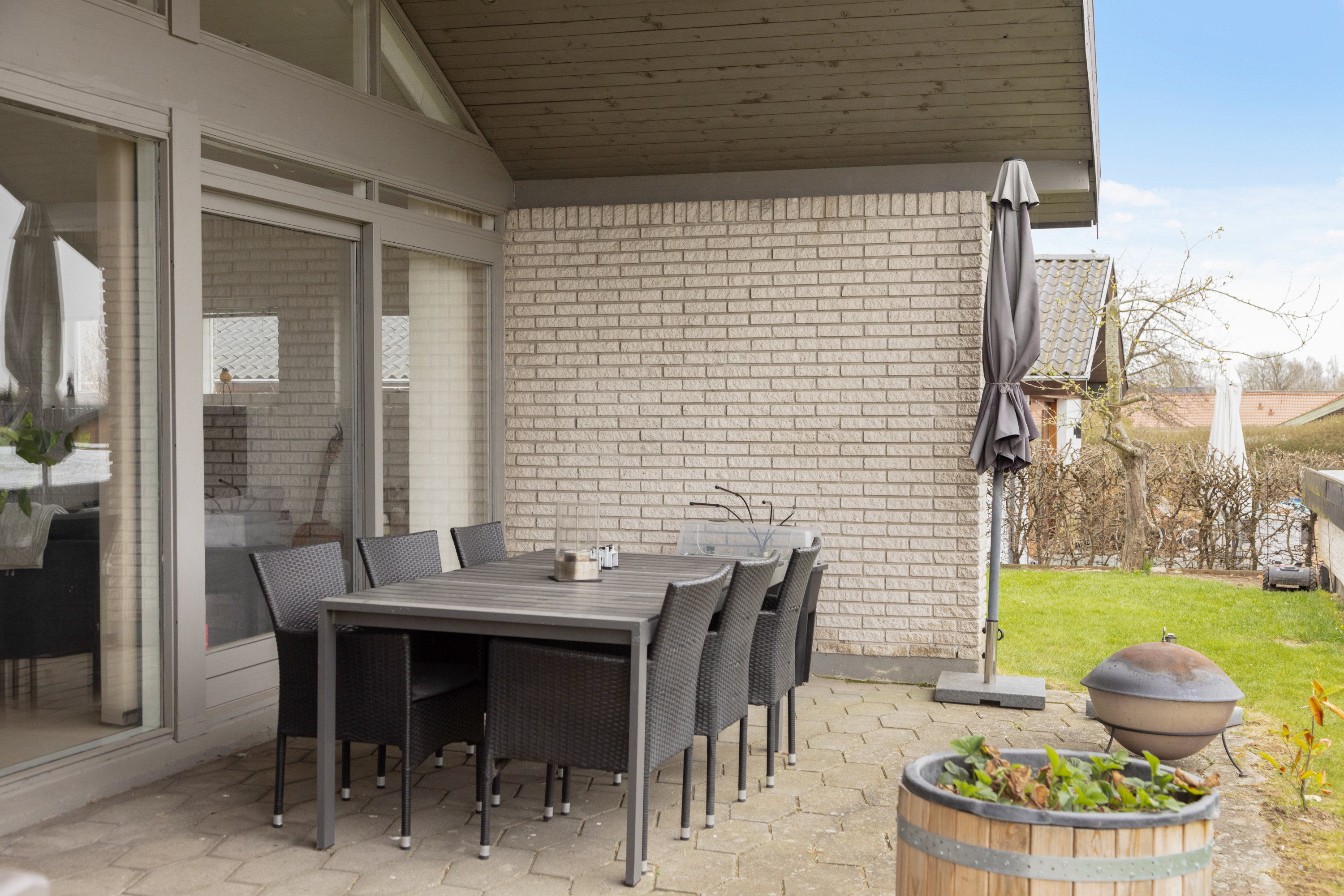 Fremhævet overdækket terrasse billede i fuldskærmstilstand. Billede af Nytoften 17, 2750 Ballerup