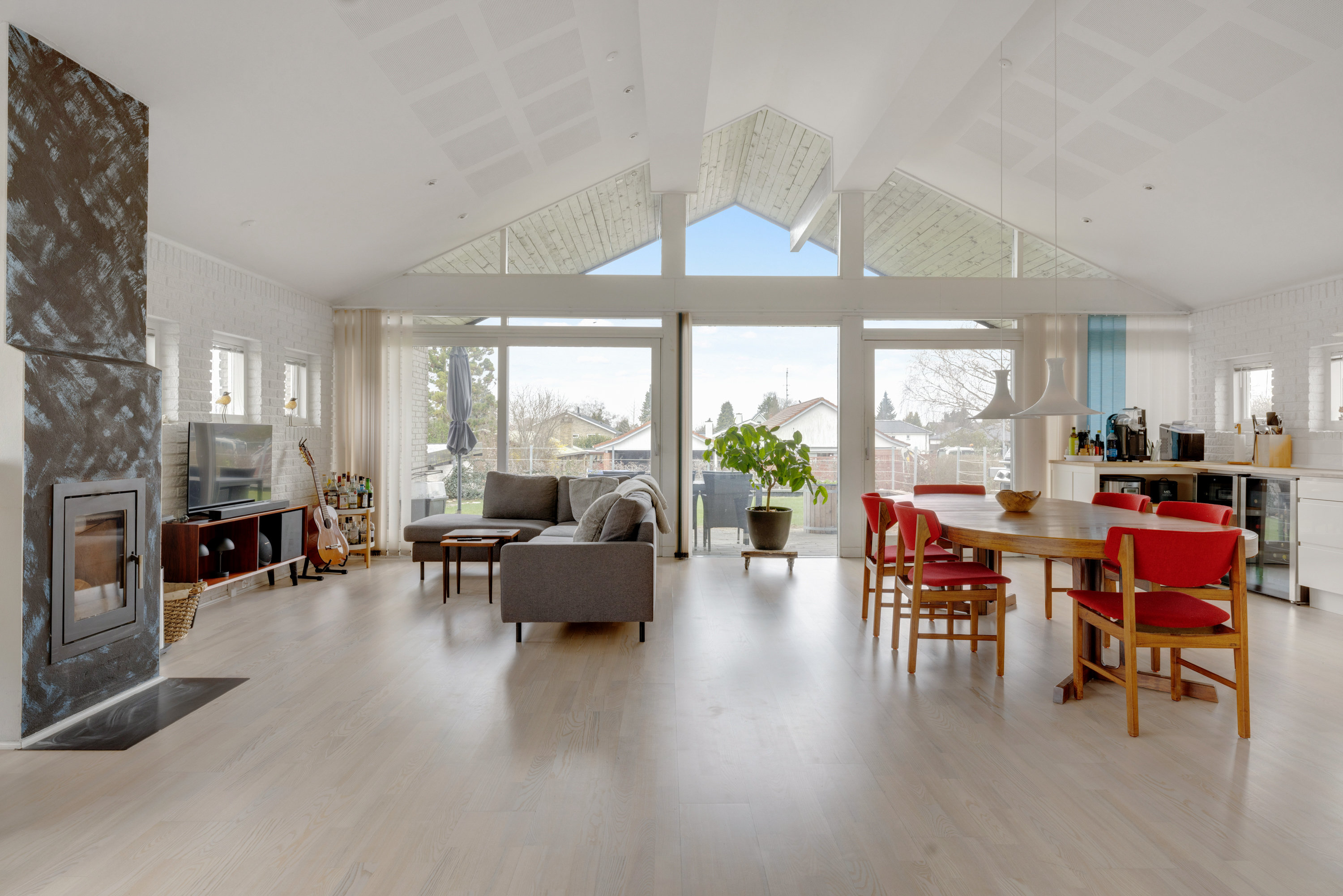 Fremhævet stue billede i fuldskærmstilstand. Billede af Nytoften 17, 2750 Ballerup