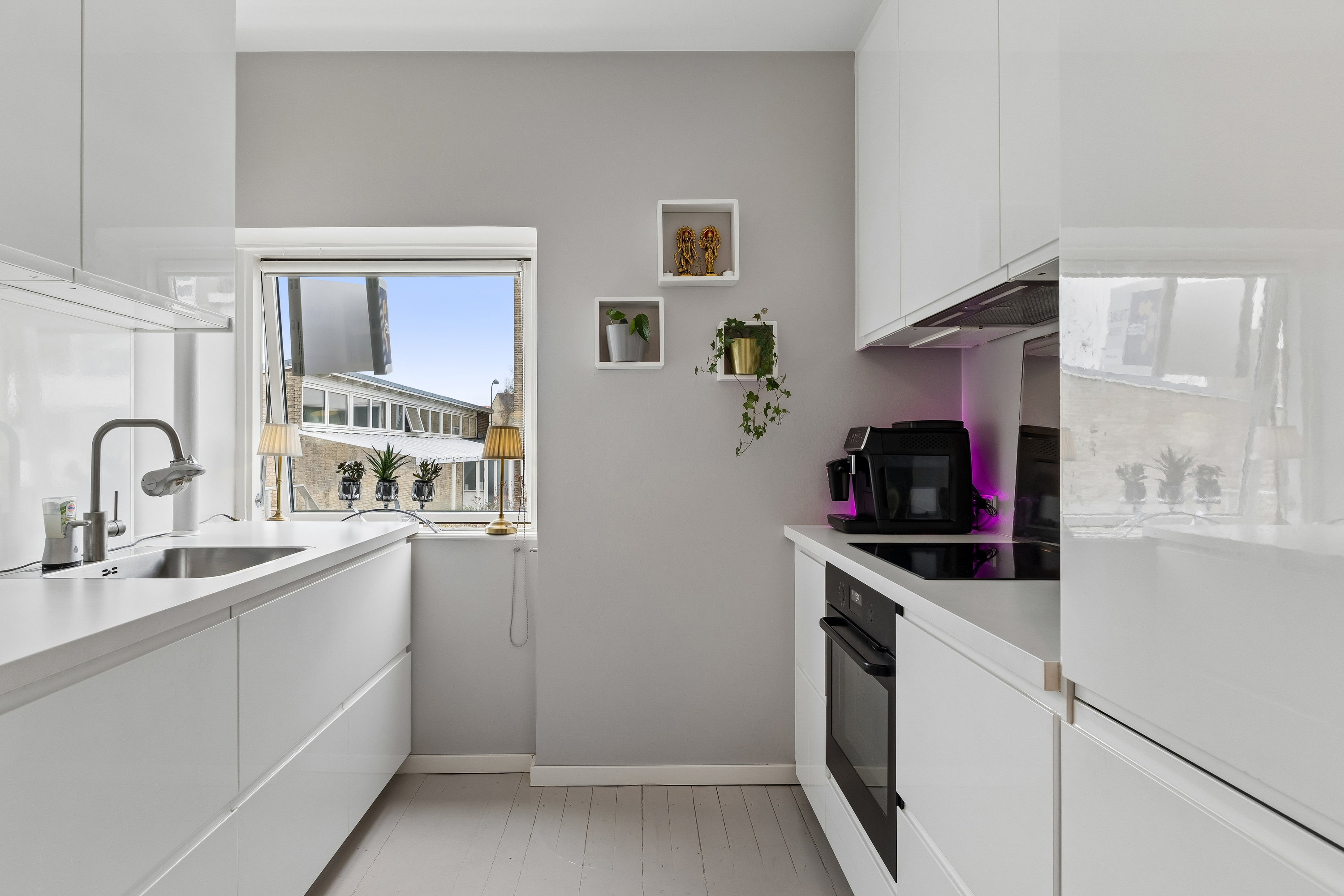 Fremhævet køkken billede i fuldskærmstilstand. Billede af Smakkegårdsvej 165, st.. tv., 2820 Gentofte