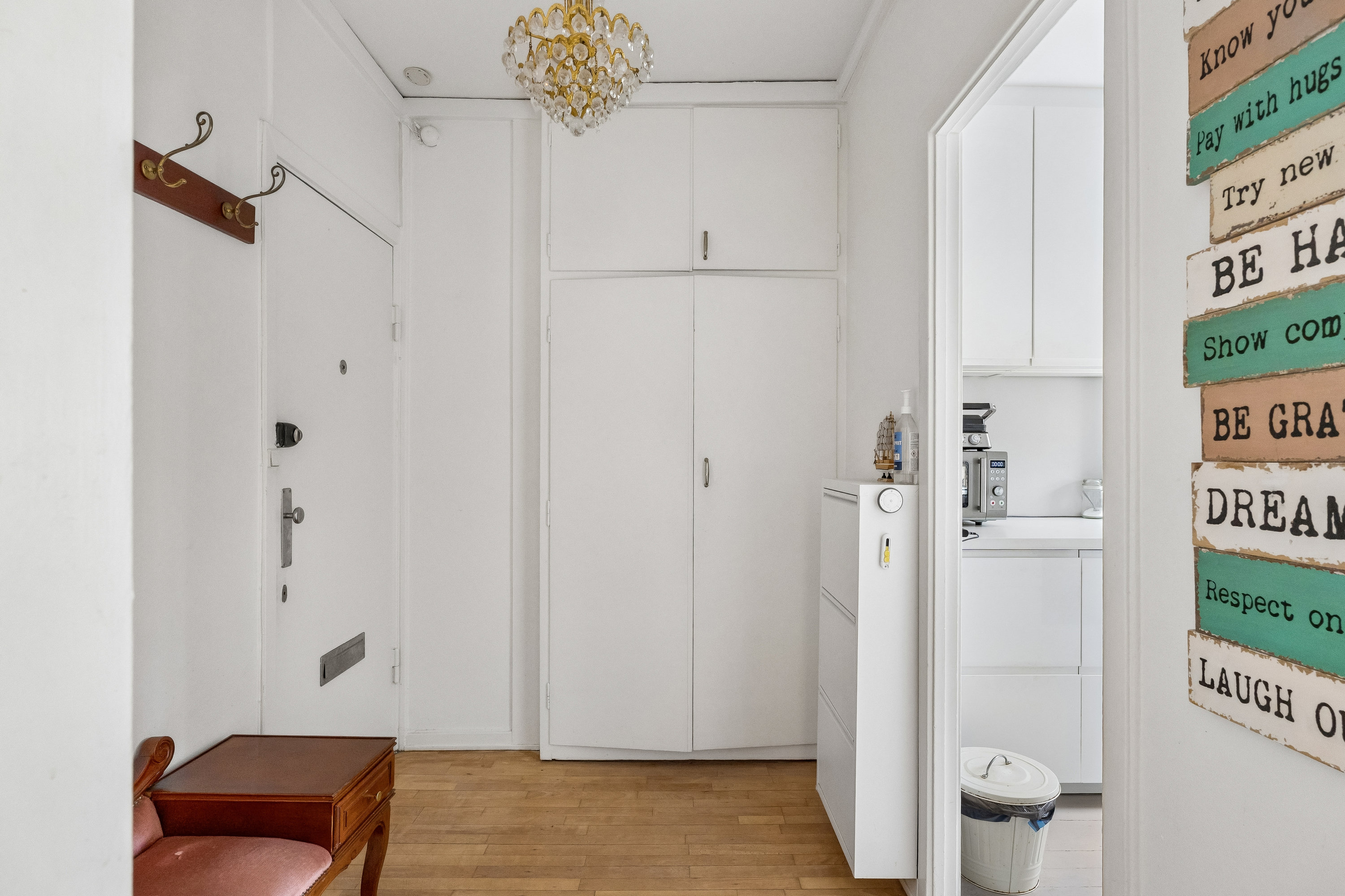 Fremhævet gang billede i fuldskærmstilstand. Billede af Smakkegårdsvej 165, st.. tv., 2820 Gentofte