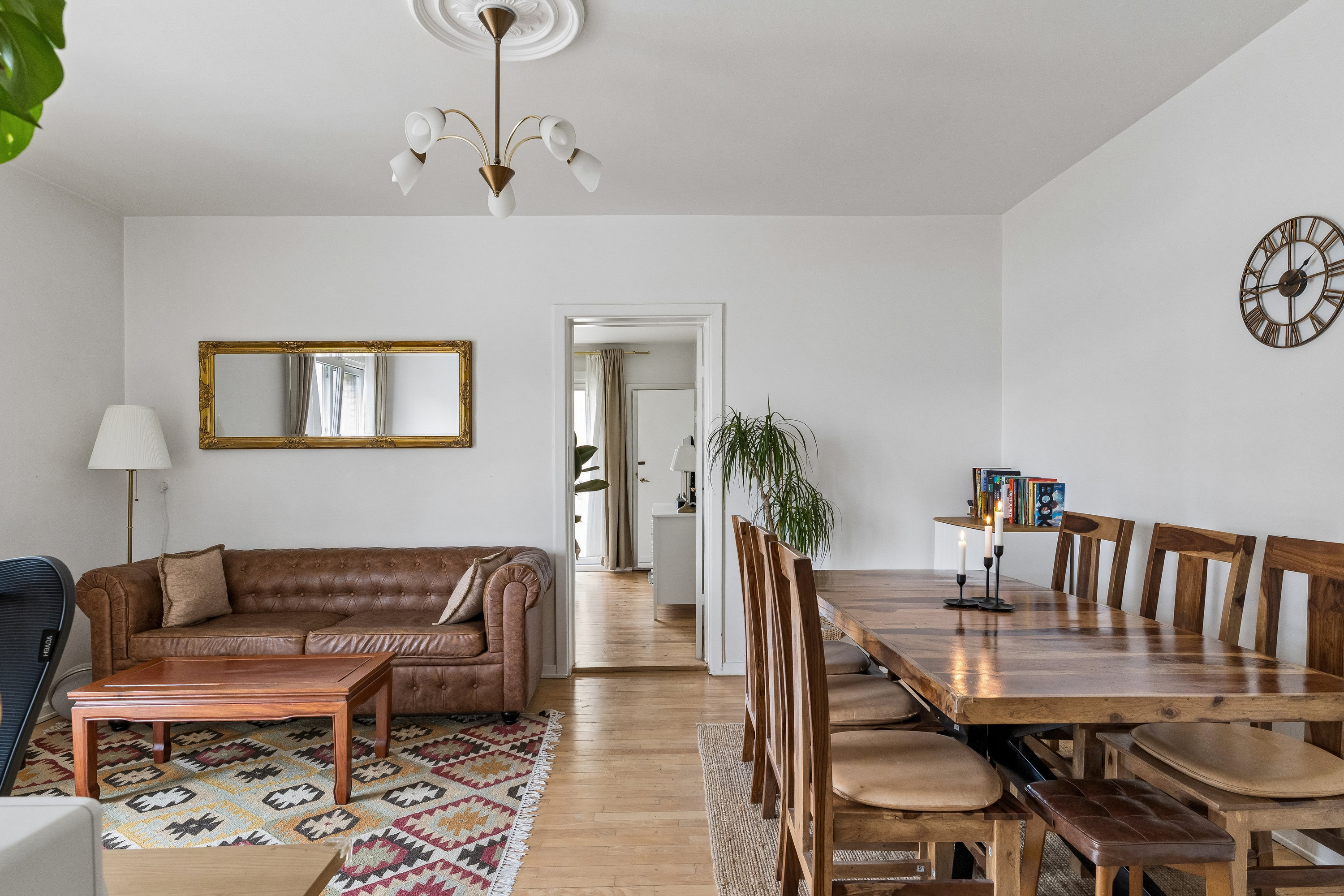 Fremhævet stue billede i fuldskærmstilstand. Billede af Smakkegårdsvej 165, st.. tv., 2820 Gentofte