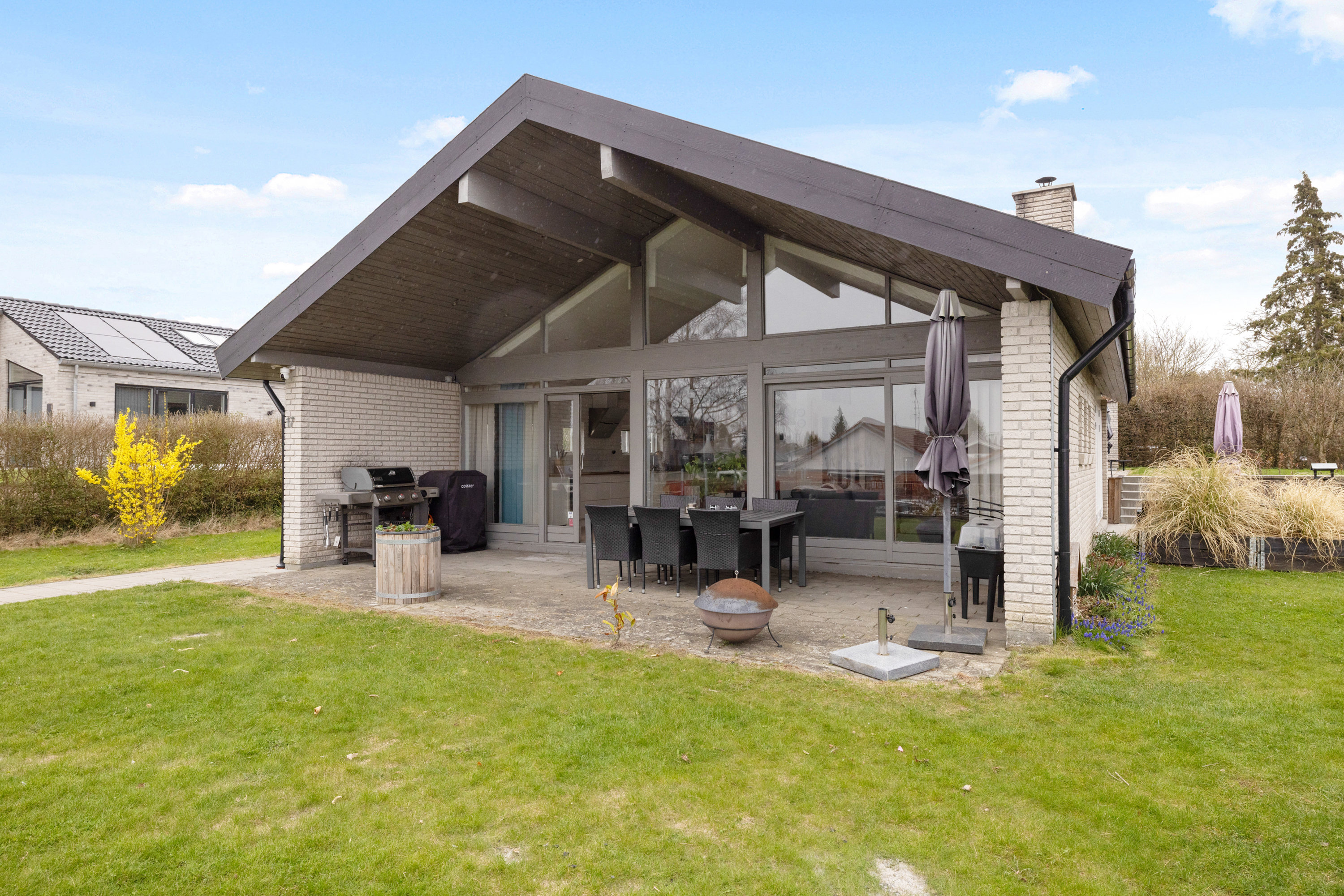 Fremhævet terrasse billede i fuldskærmstilstand. Billede af Nytoften 17, 2750 Ballerup