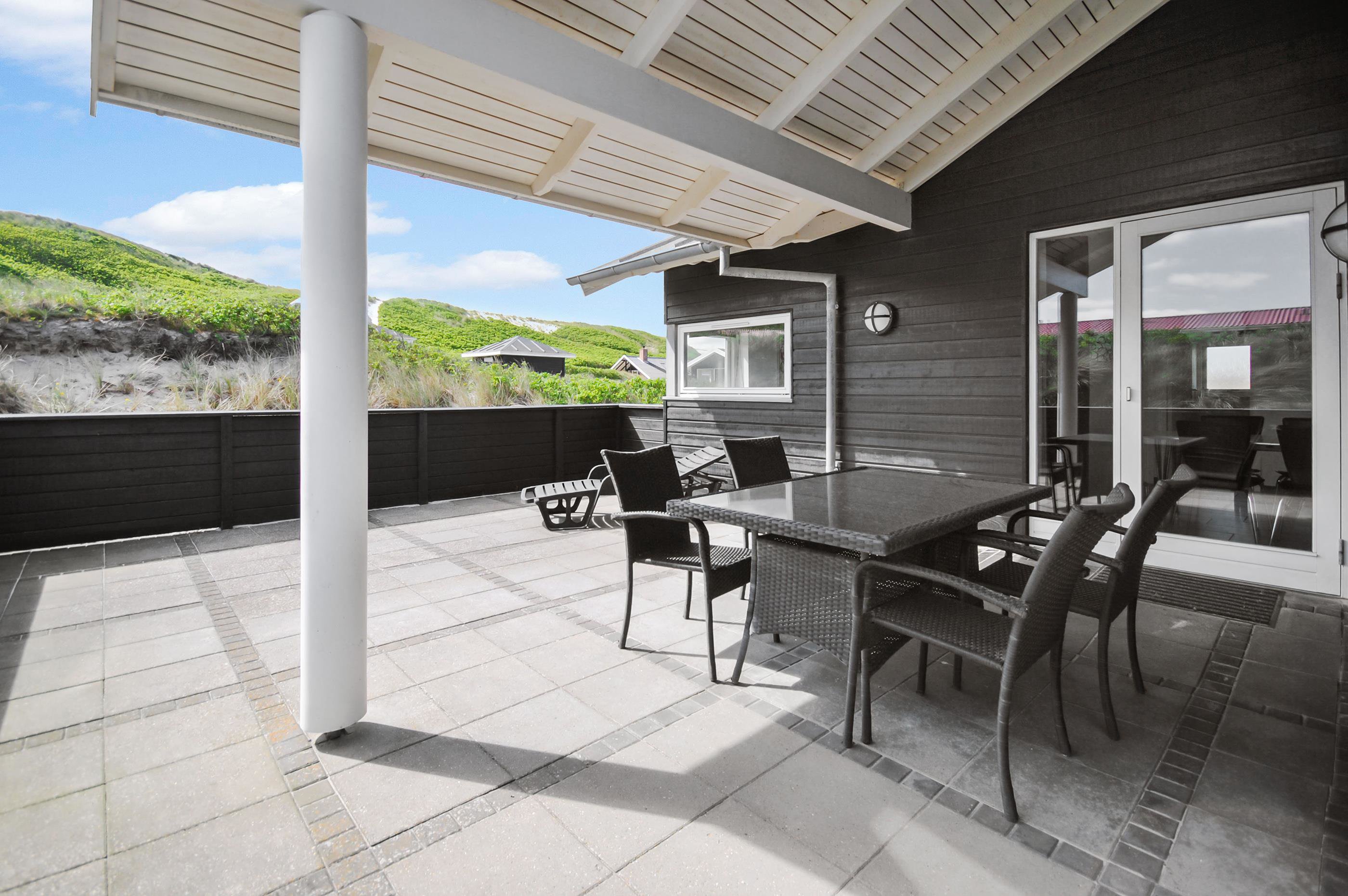 Fremhævet  billede i fuldskærmstilstand. Billede af Granvej 22, Aargab, 6960 Hvide Sande