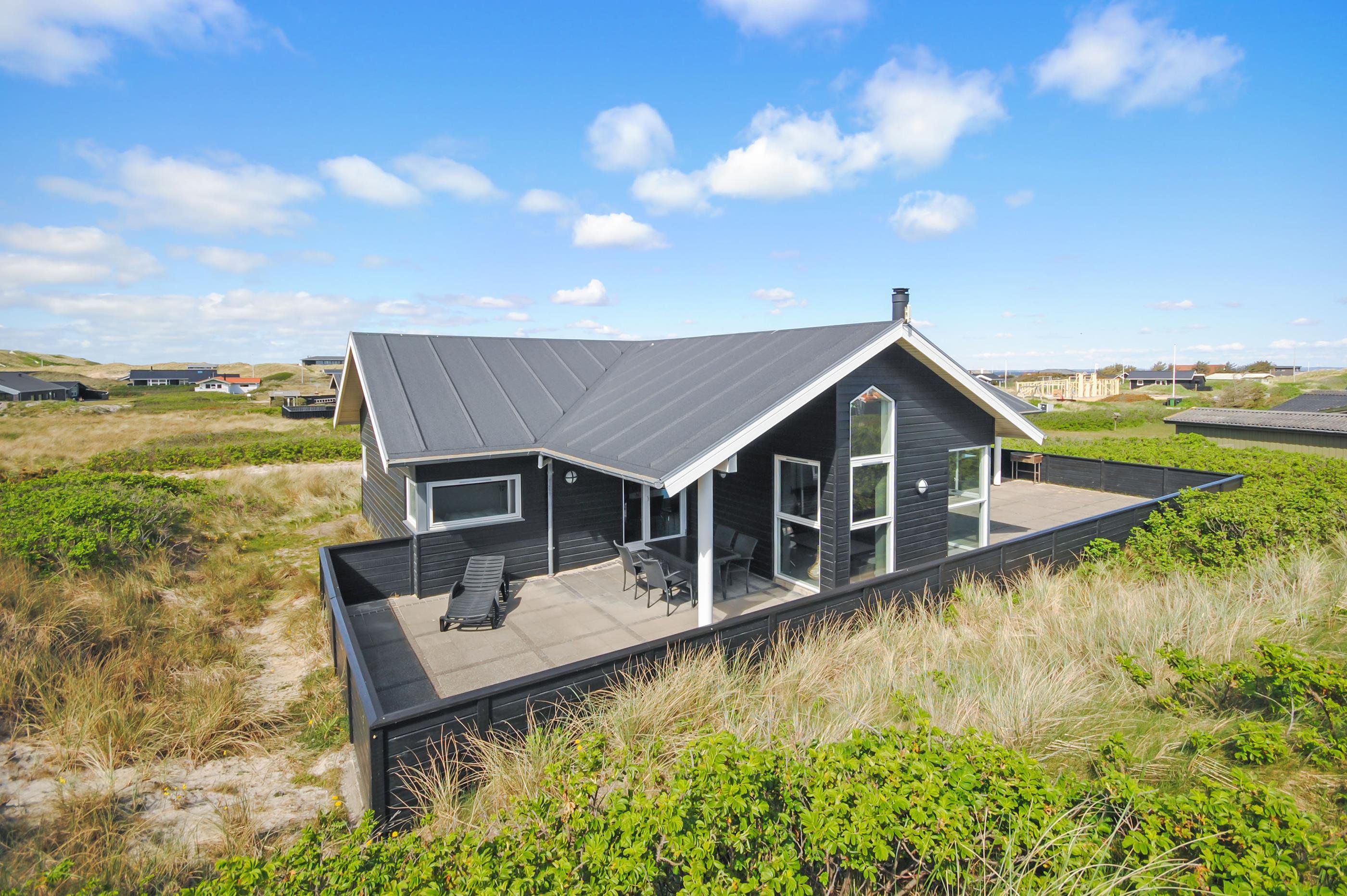 Fremhævet  billede i fuldskærmstilstand. Billede af Granvej 22, Aargab, 6960 Hvide Sande