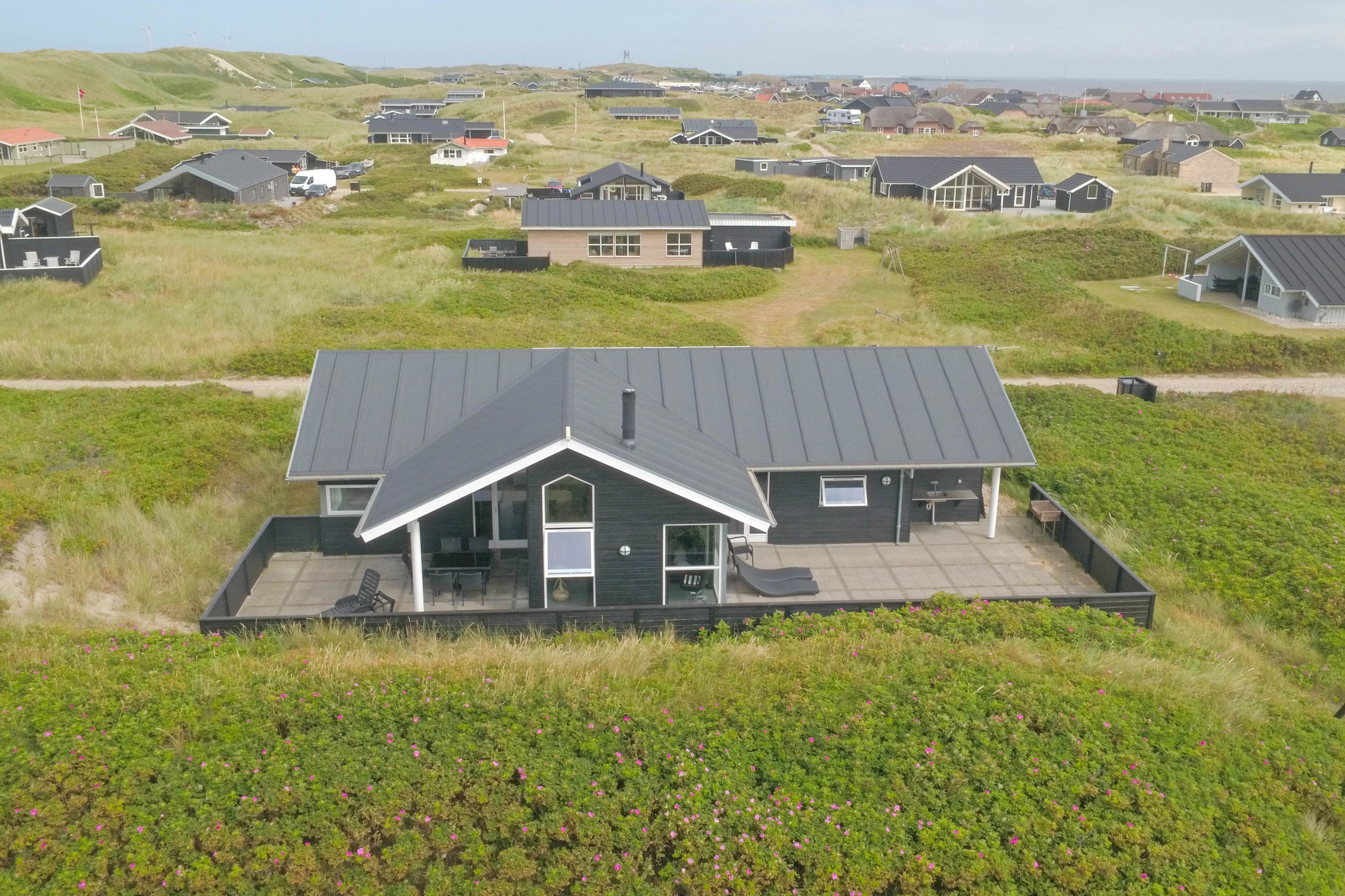 Fremhævet  billede i fuldskærmstilstand. Billede af Granvej 22, Aargab, 6960 Hvide Sande