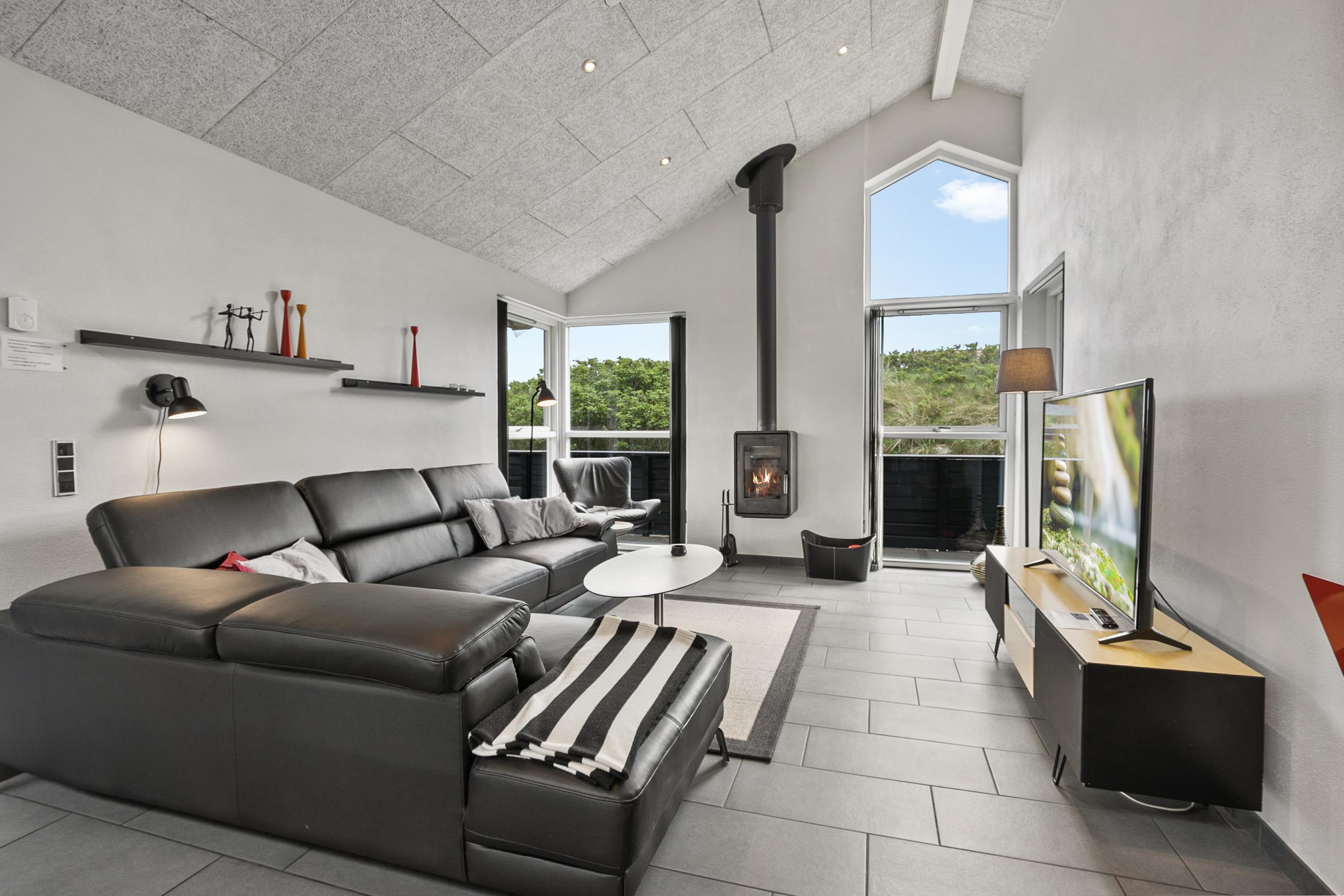 Fremhævet  billede i fuldskærmstilstand. Billede af Granvej 22, Aargab, 6960 Hvide Sande