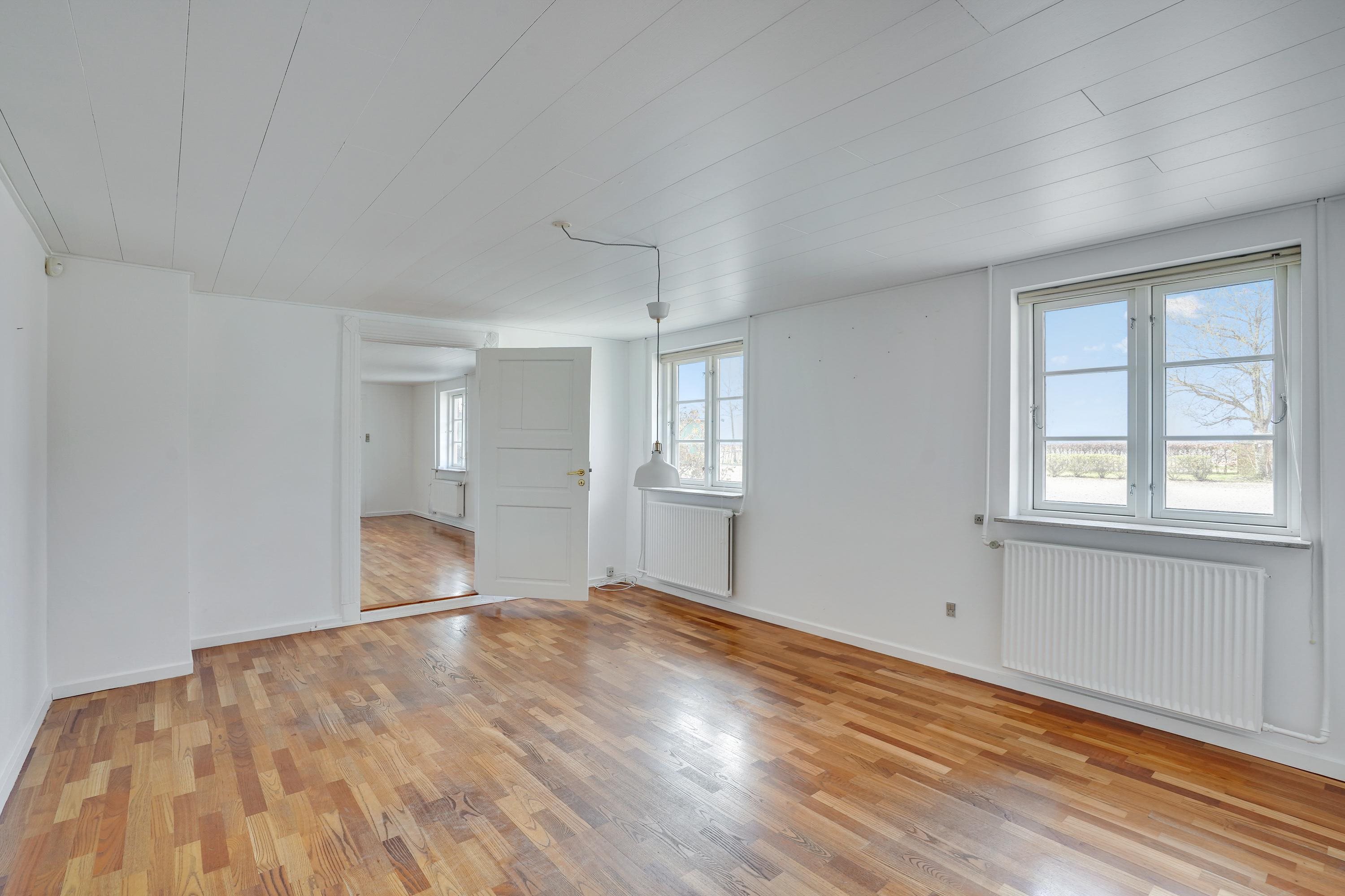 Fremhævet stue billede i fuldskærmstilstand. Billede af Nøjsomhedsvej 16, Købelev, 4900 Nakskov