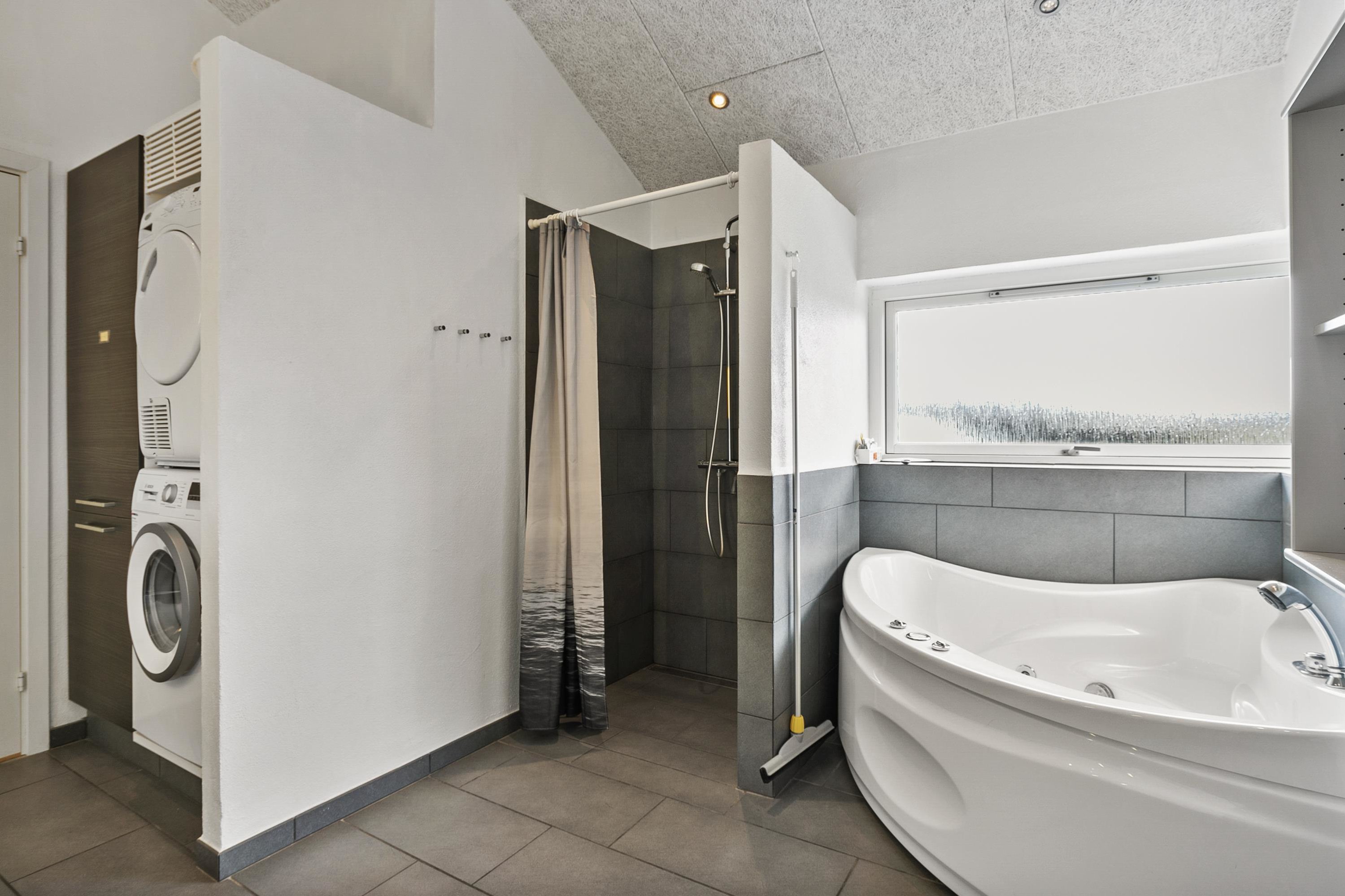 Fremhævet  billede i fuldskærmstilstand. Billede af Granvej 22, Aargab, 6960 Hvide Sande