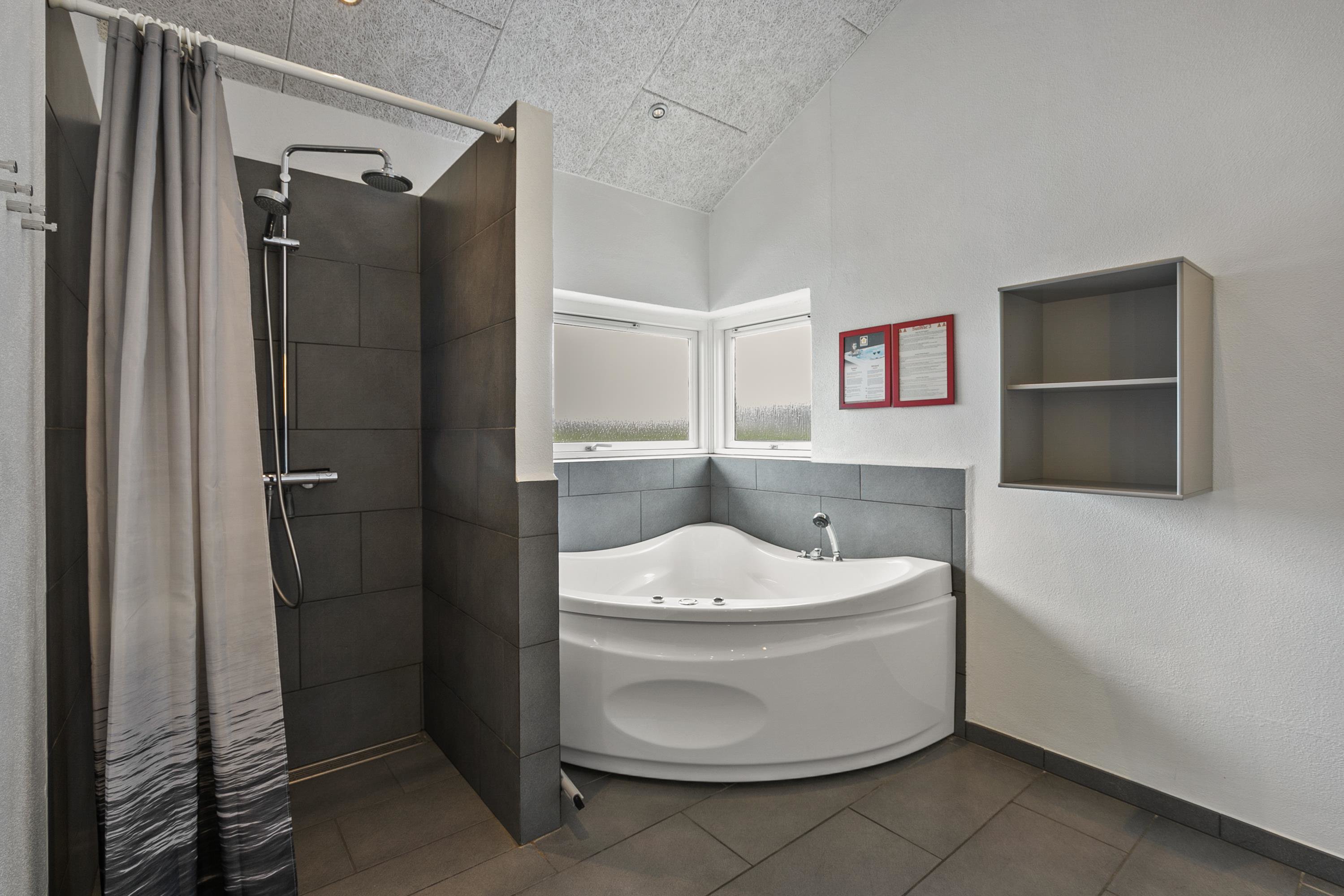 Fremhævet  billede i fuldskærmstilstand. Billede af Granvej 22, Aargab, 6960 Hvide Sande