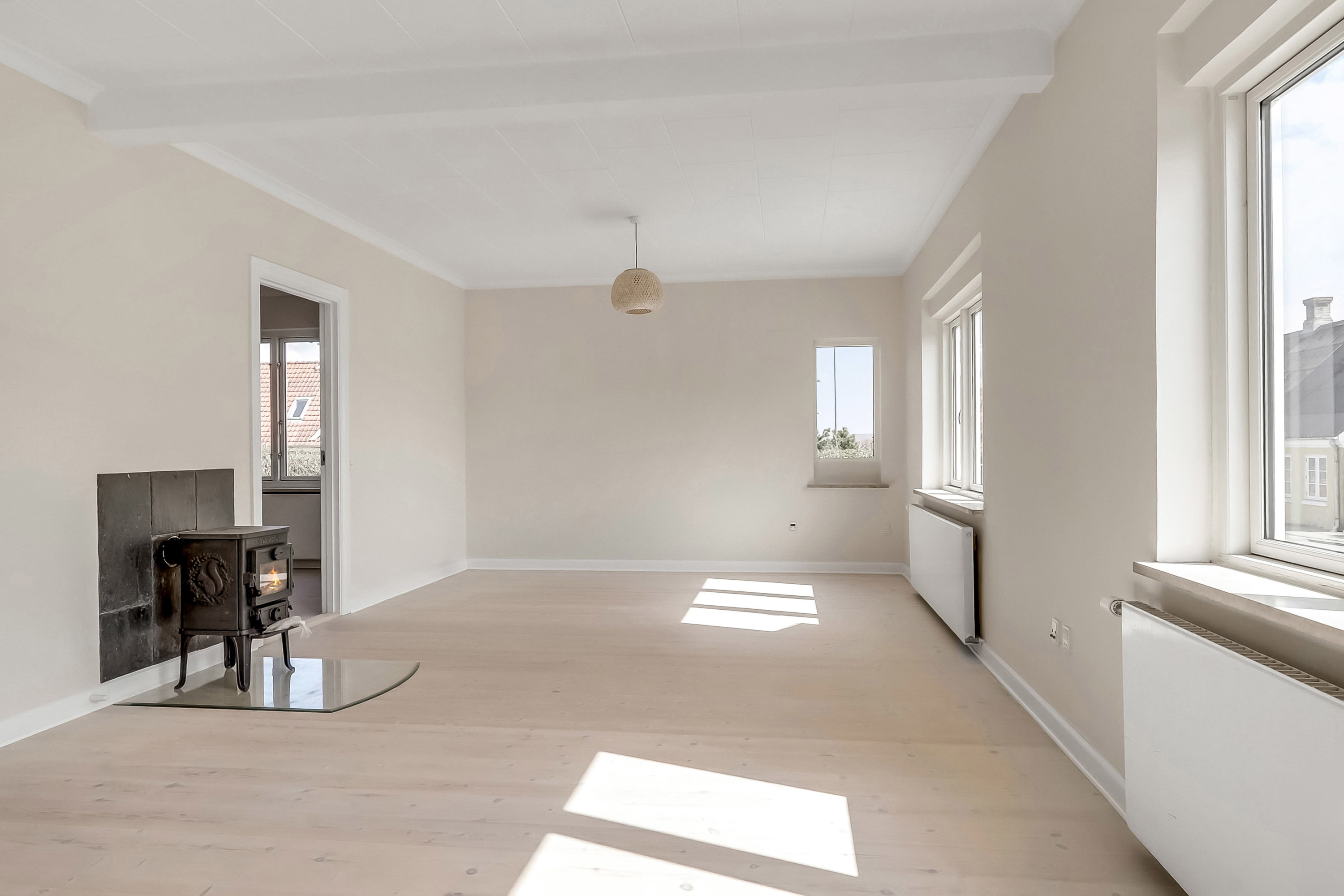 Fremhævet stue billede i fuldskærmstilstand. Billede af Mølmarksvej 60, 5700 Svendborg