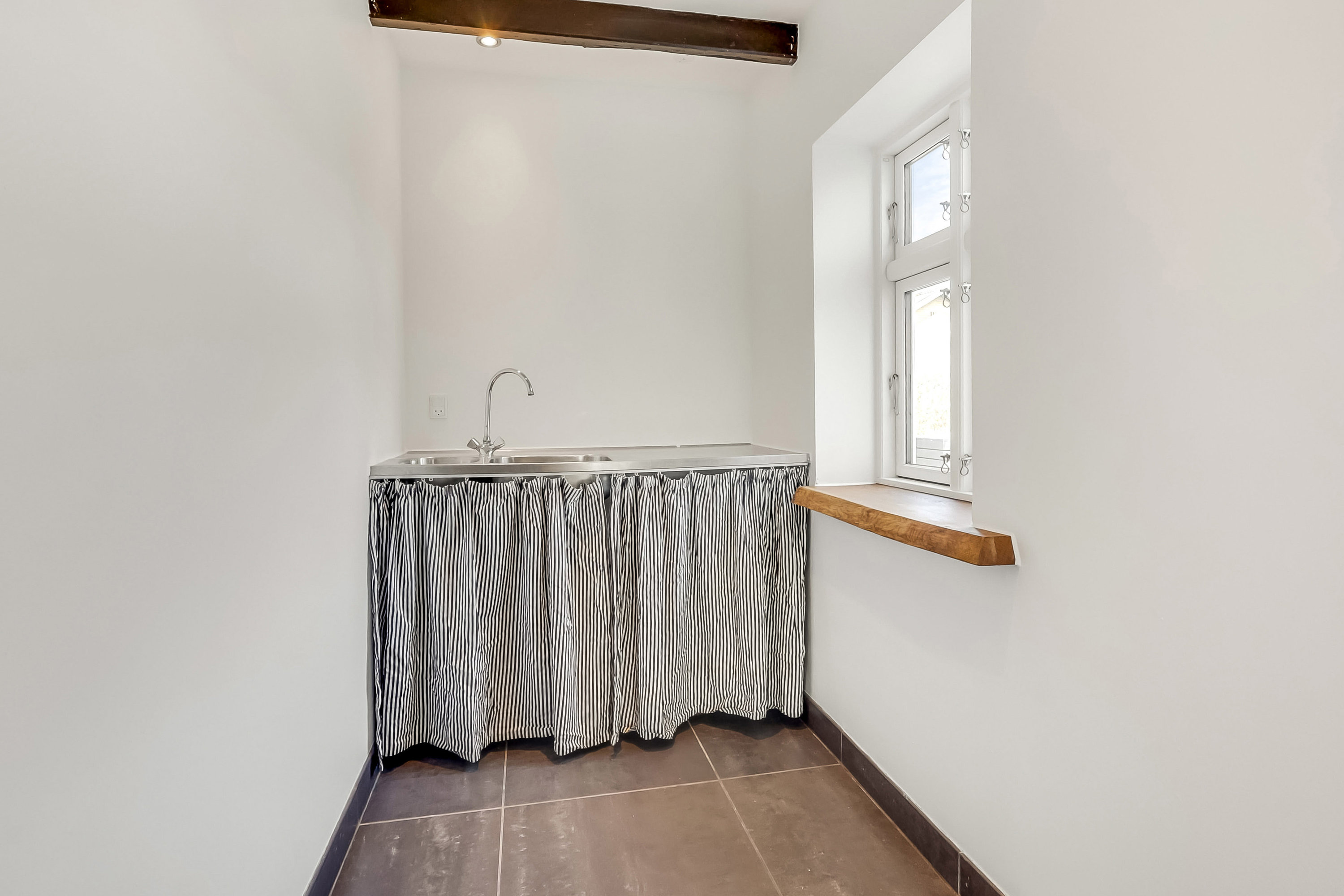 Fremhævet værelse billede i fuldskærmstilstand. Billede af Mølmarksvej 60, 5700 Svendborg