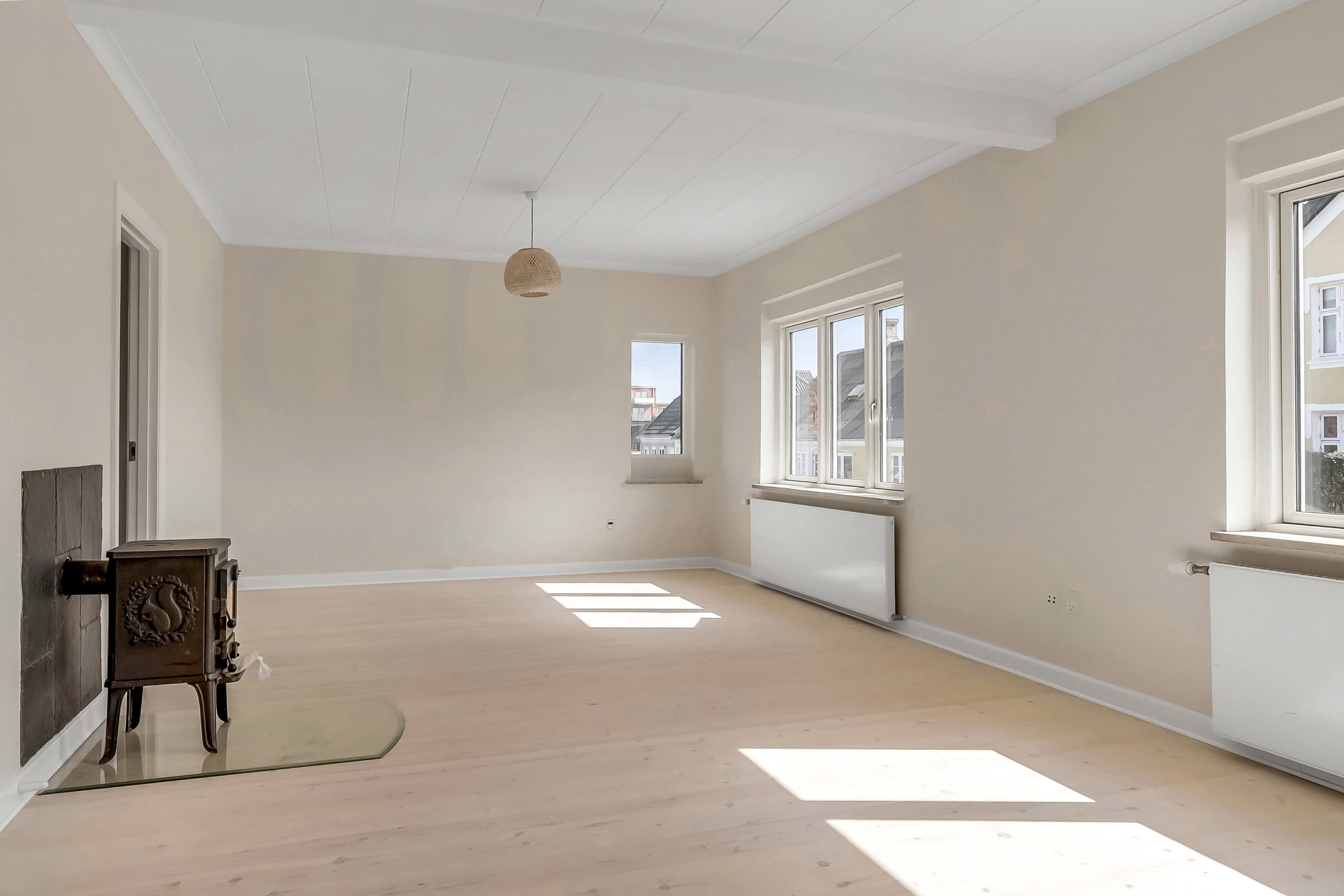 Fremhævet stue billede i fuldskærmstilstand. Billede af Mølmarksvej 60, 5700 Svendborg