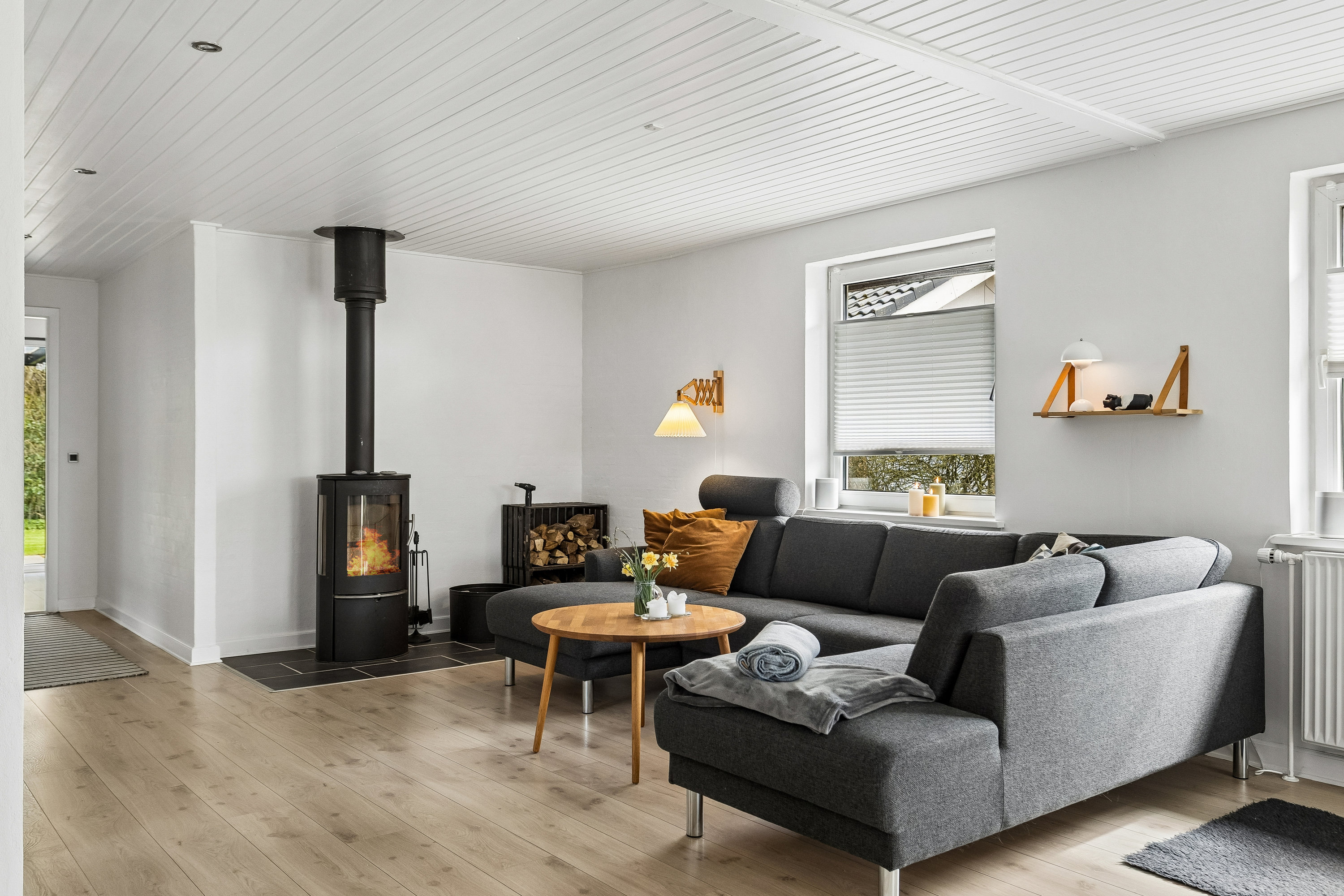 Fremhævet stue billede i fuldskærmstilstand. Billede af Humlevænget 65, 7570 Vemb