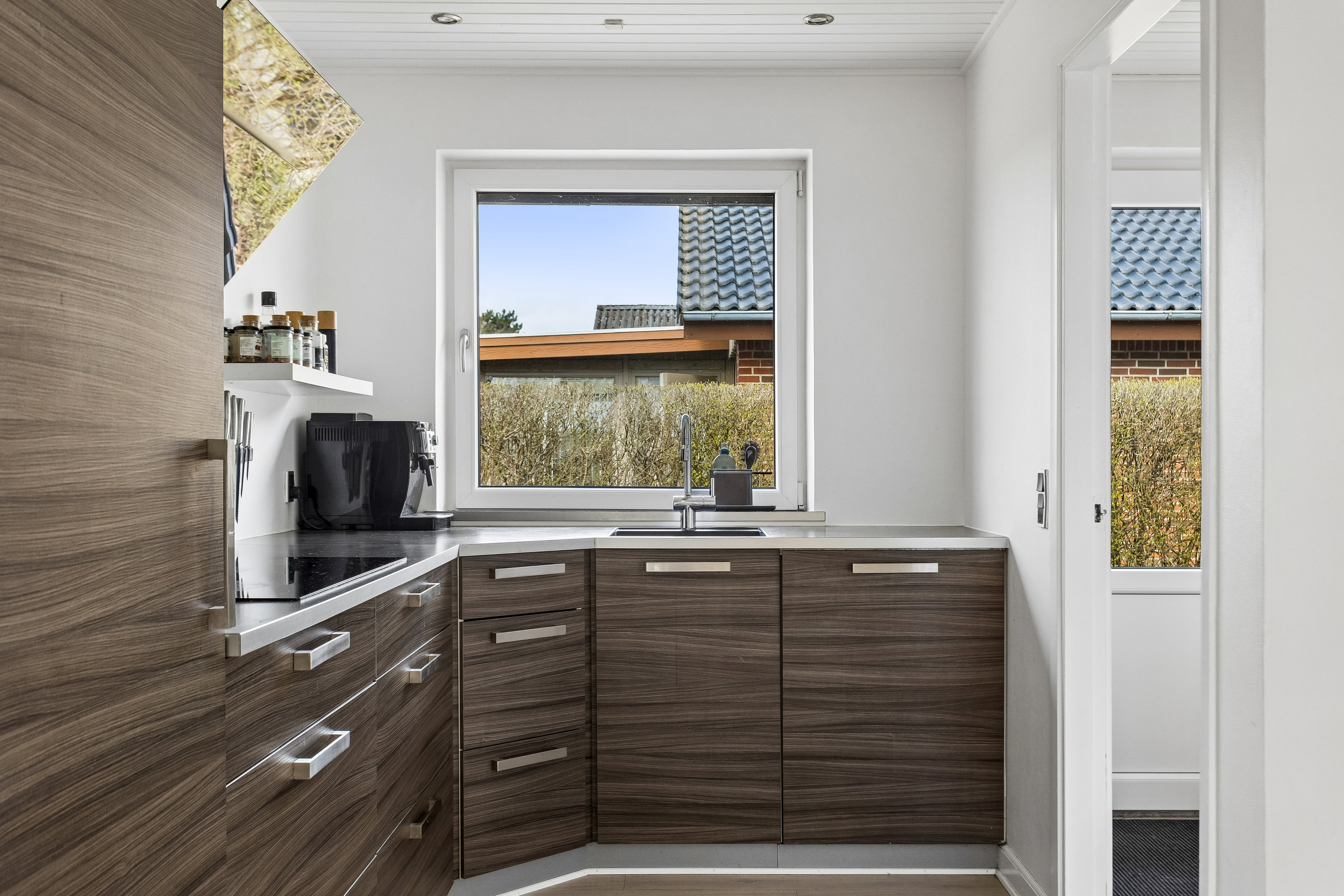 Fremhævet køkken billede i fuldskærmstilstand. Billede af Humlevænget 65, 7570 Vemb