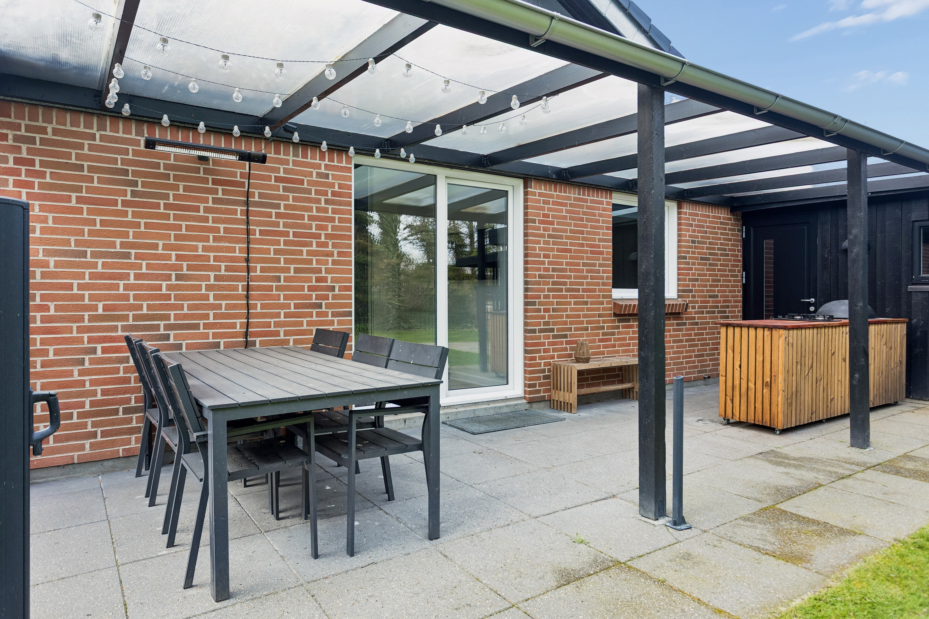 Fremhævet terrasse billede i fuldskærmstilstand. Billede af Humlevænget 65, 7570 Vemb