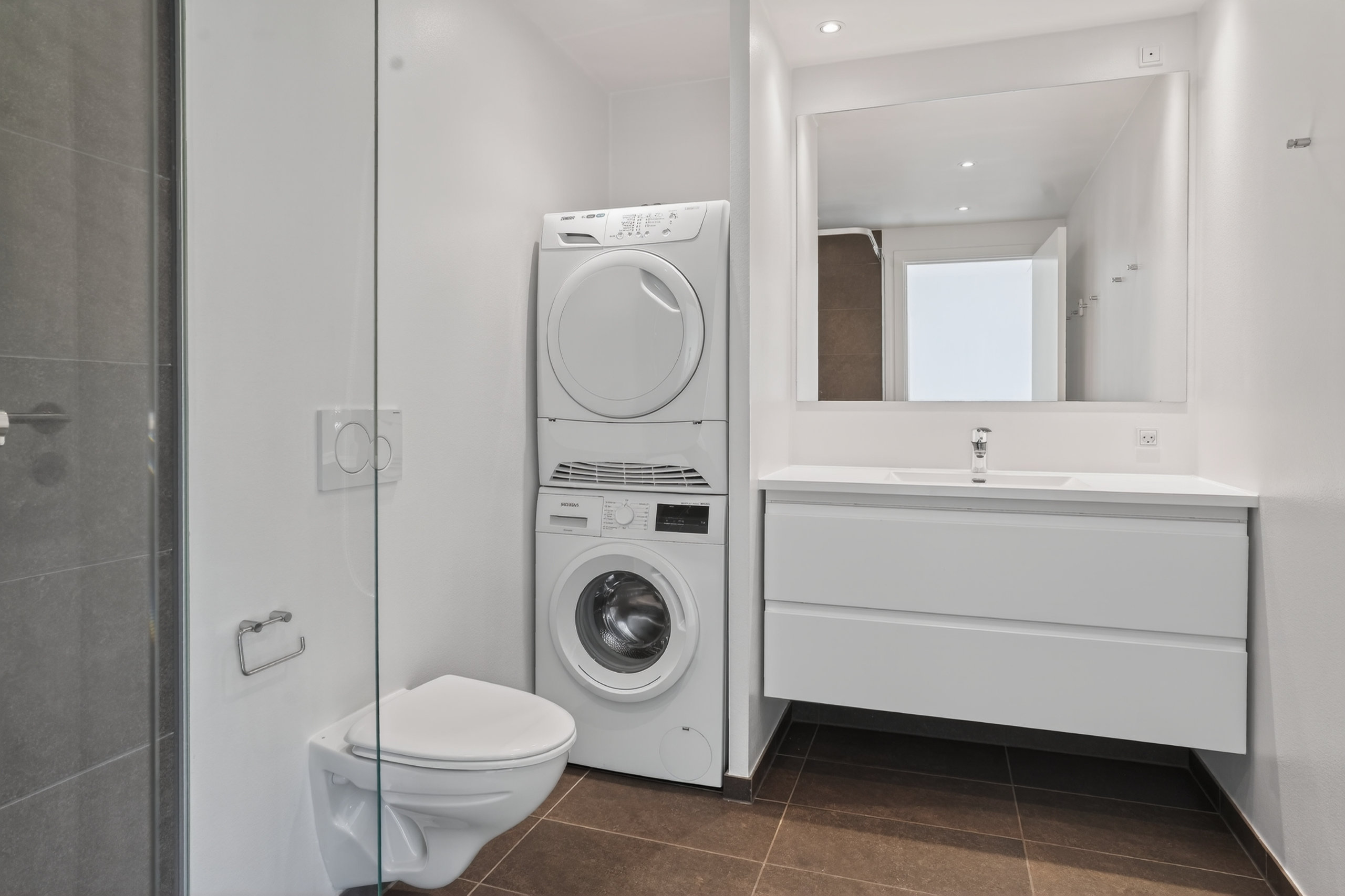 Fremhævet badeværelse billede i fuldskærmstilstand. Billede af Valby Maskinfabriksvej 5, 1. th., 2500 Valby