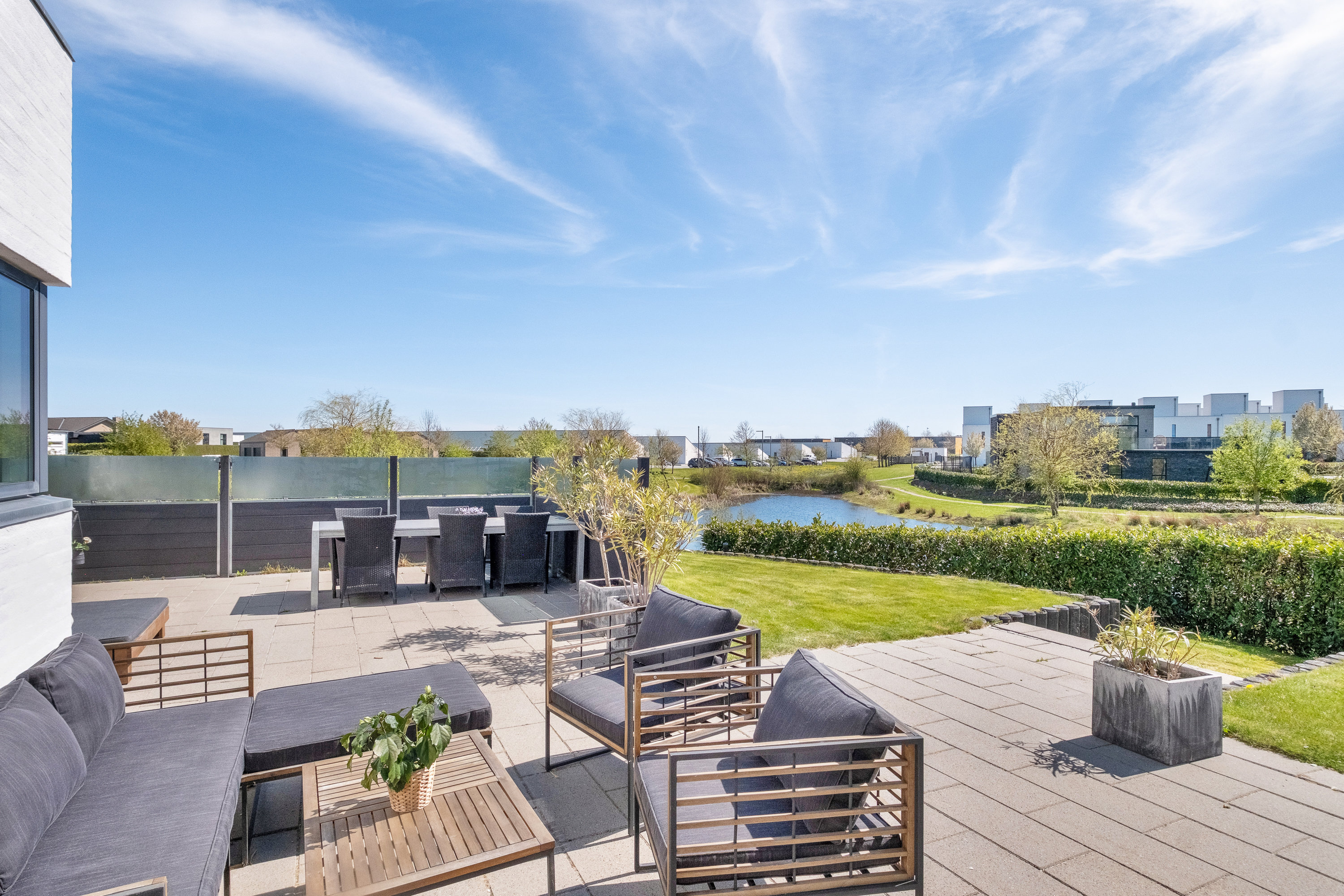 Fremhævet terrasse billede i fuldskærmstilstand. Billede af Hybenhaven 16, 8520 Lystrup