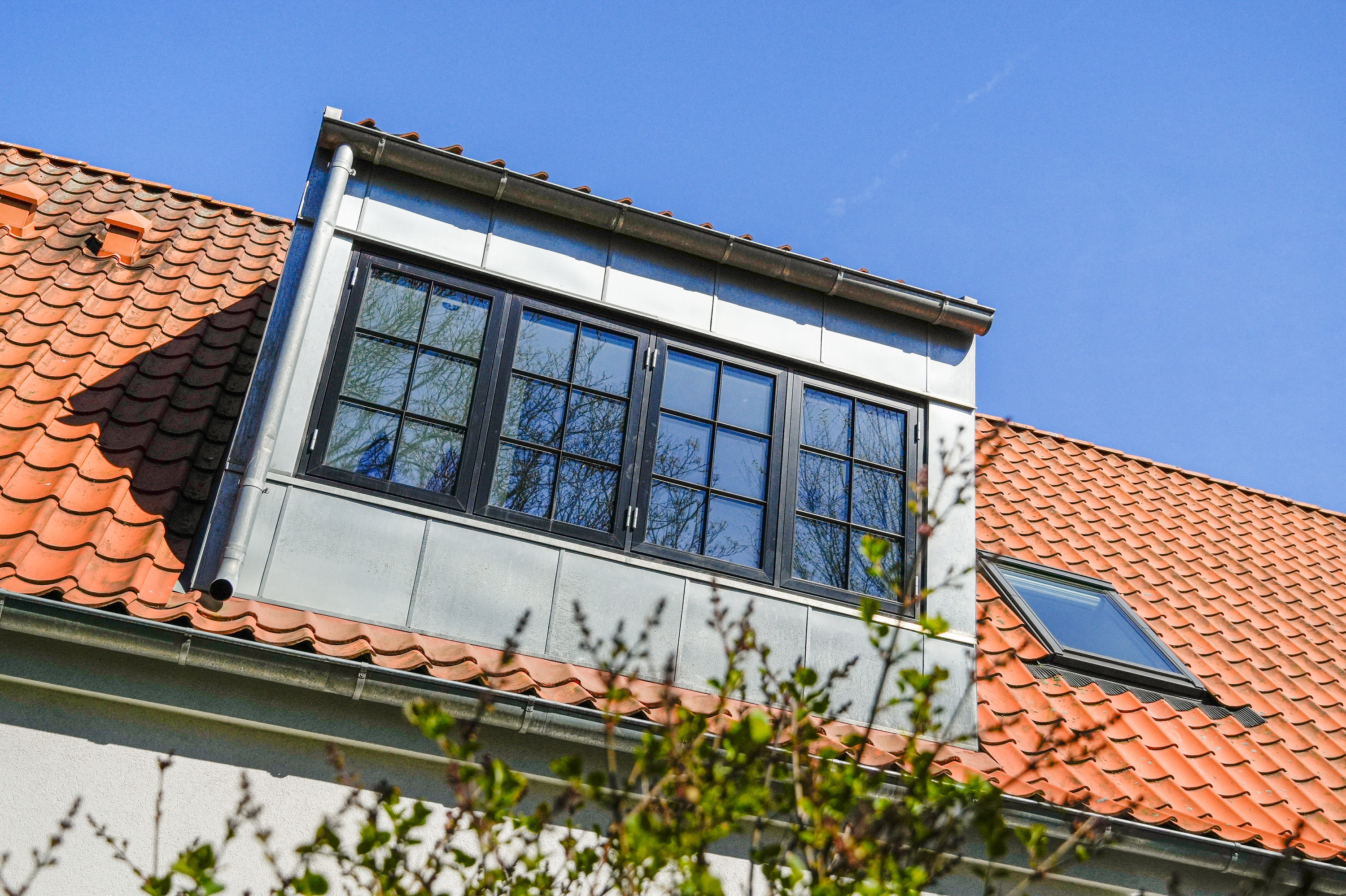 Fremhævet facade billede i fuldskærmstilstand. Billede af Fru Gyllembourgs Vej 4B, 2000 Frederiksberg