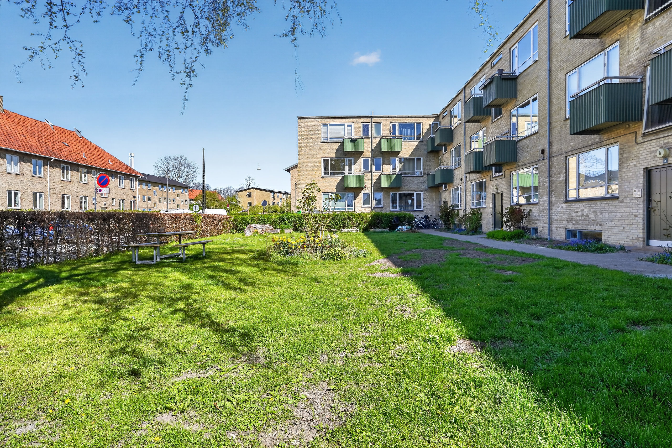 Fremhævet gårdmiljø billede i fuldskærmstilstand. Billede af Prisholmvej 9, 2. tv., 2500 Valby