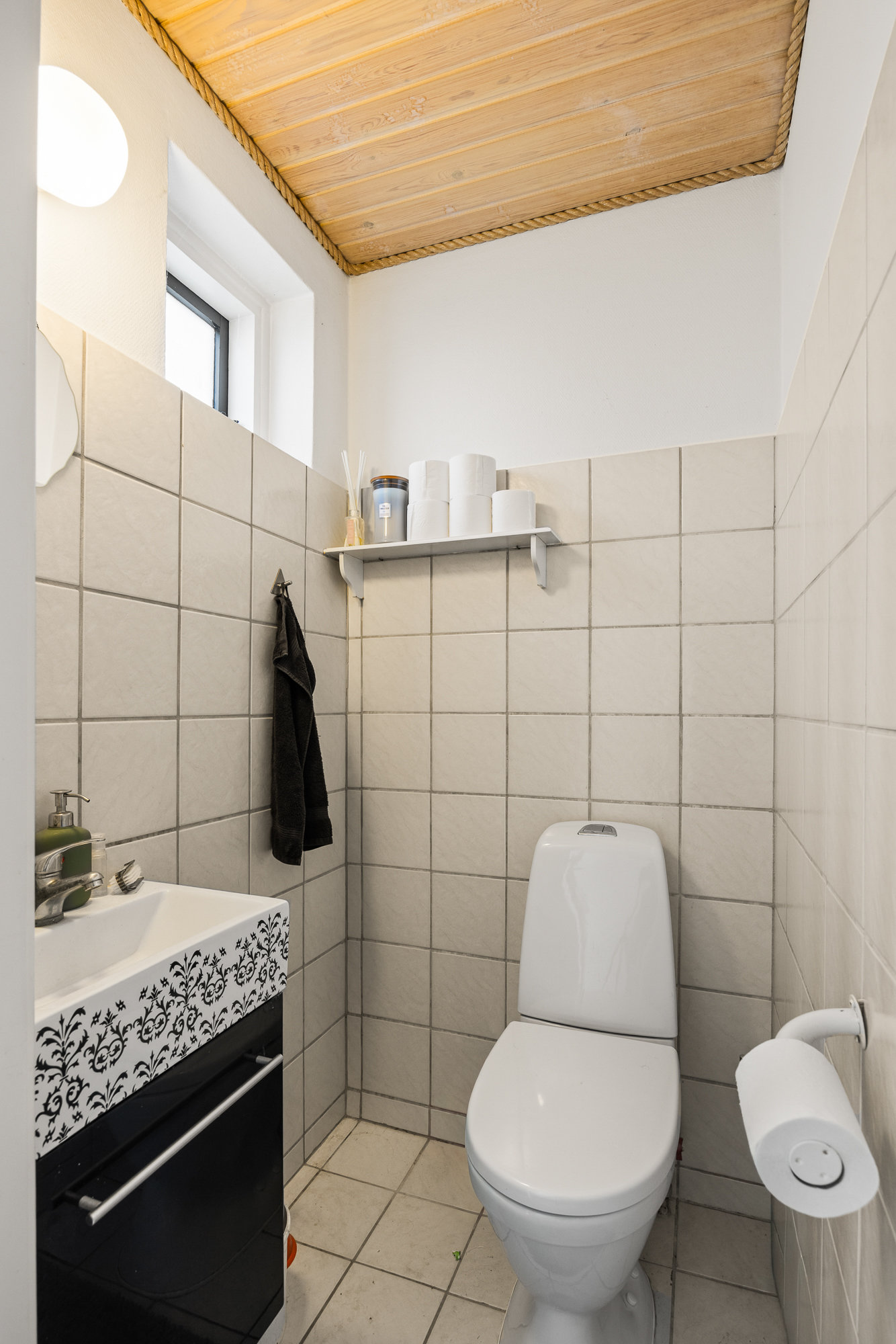 Fremhævet toilet billede i fuldskærmstilstand. Billede af Kagsåbrinken 15, 2860 Søborg