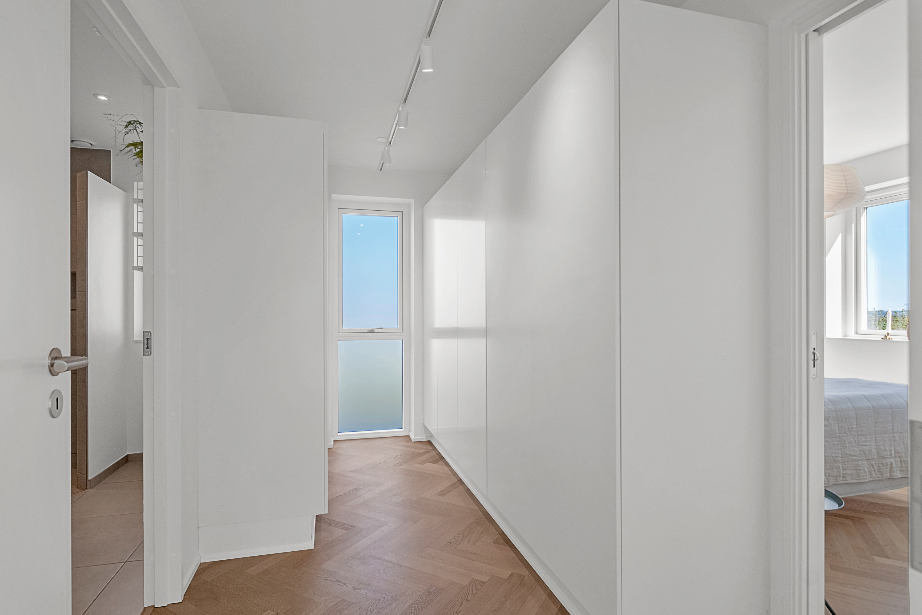 Fremhævet walkin closet billede i fuldskærmstilstand. Billede af Lauritshøj 45, 8541 Skødstrup