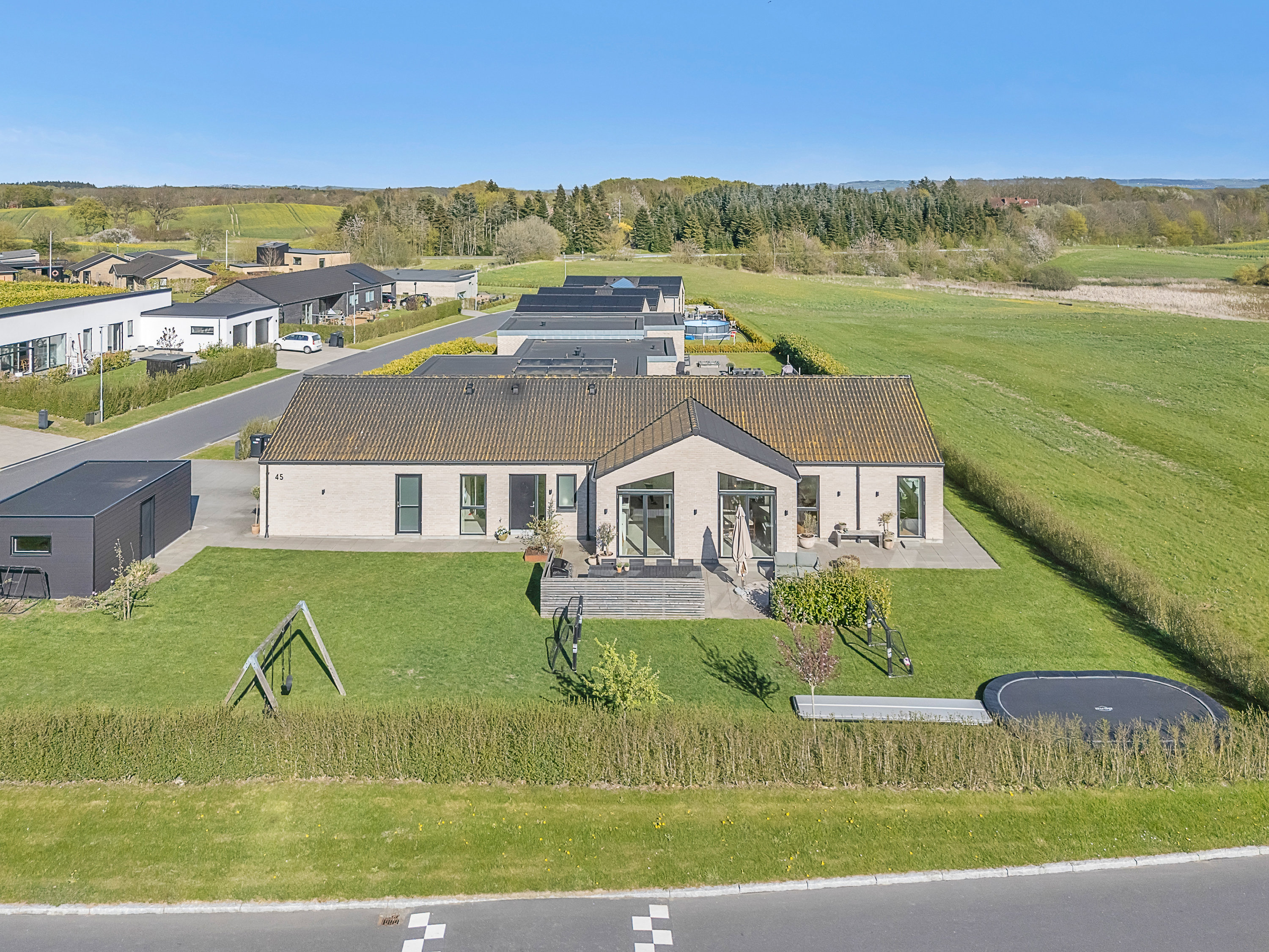 Villa: Luftfoto på Lauritshøj 45, 8541 Skødstrup