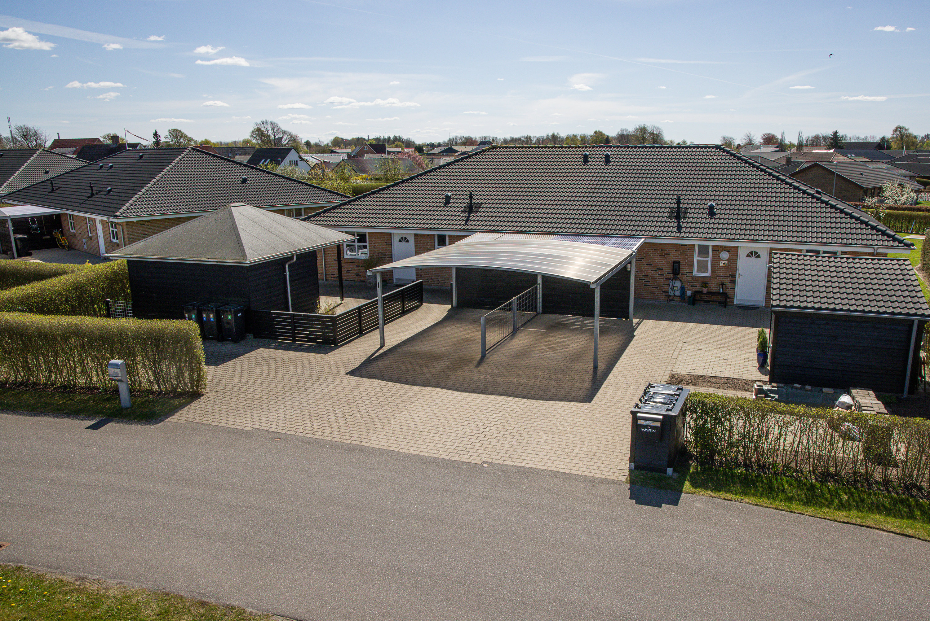 Fremhævet carport billede i fuldskærmstilstand. Billede af Ingefærvej 9, 8800 Viborg