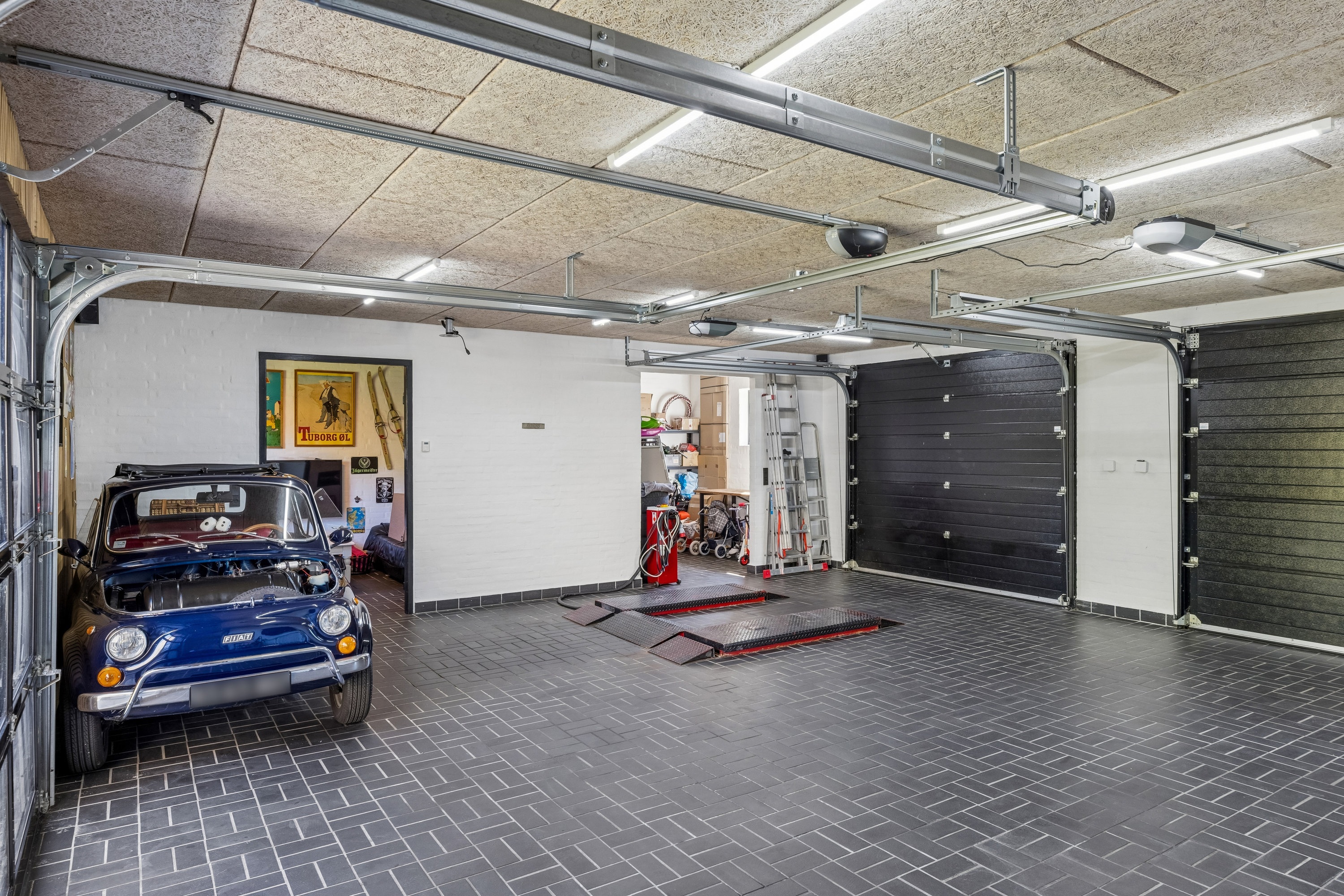 Fremhævet garage billede i fuldskærmstilstand. Billede af Dyrhøj 53, 6300 Gråsten