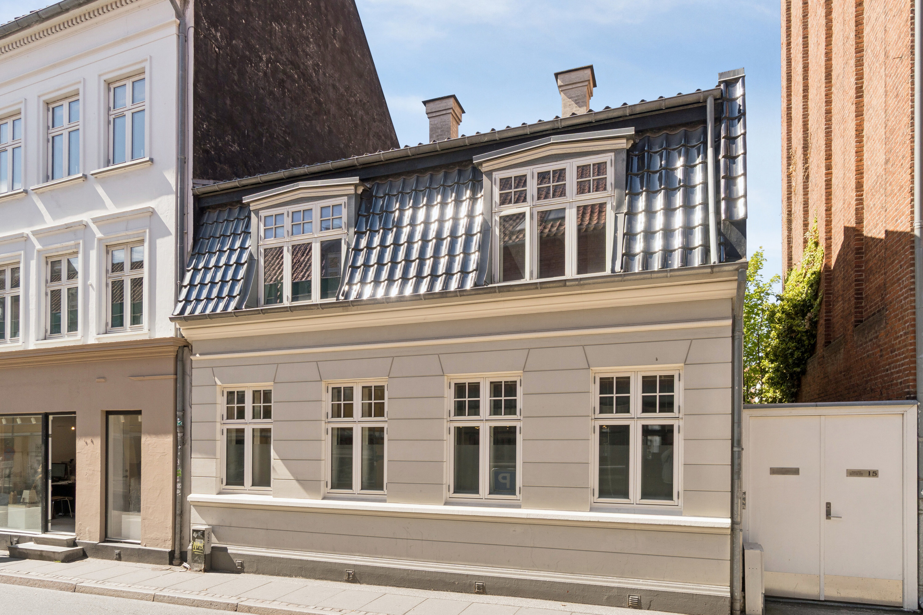 Rækkehus: Set fra vejen på Gammel Munkegade 15, 8000 Aarhus C