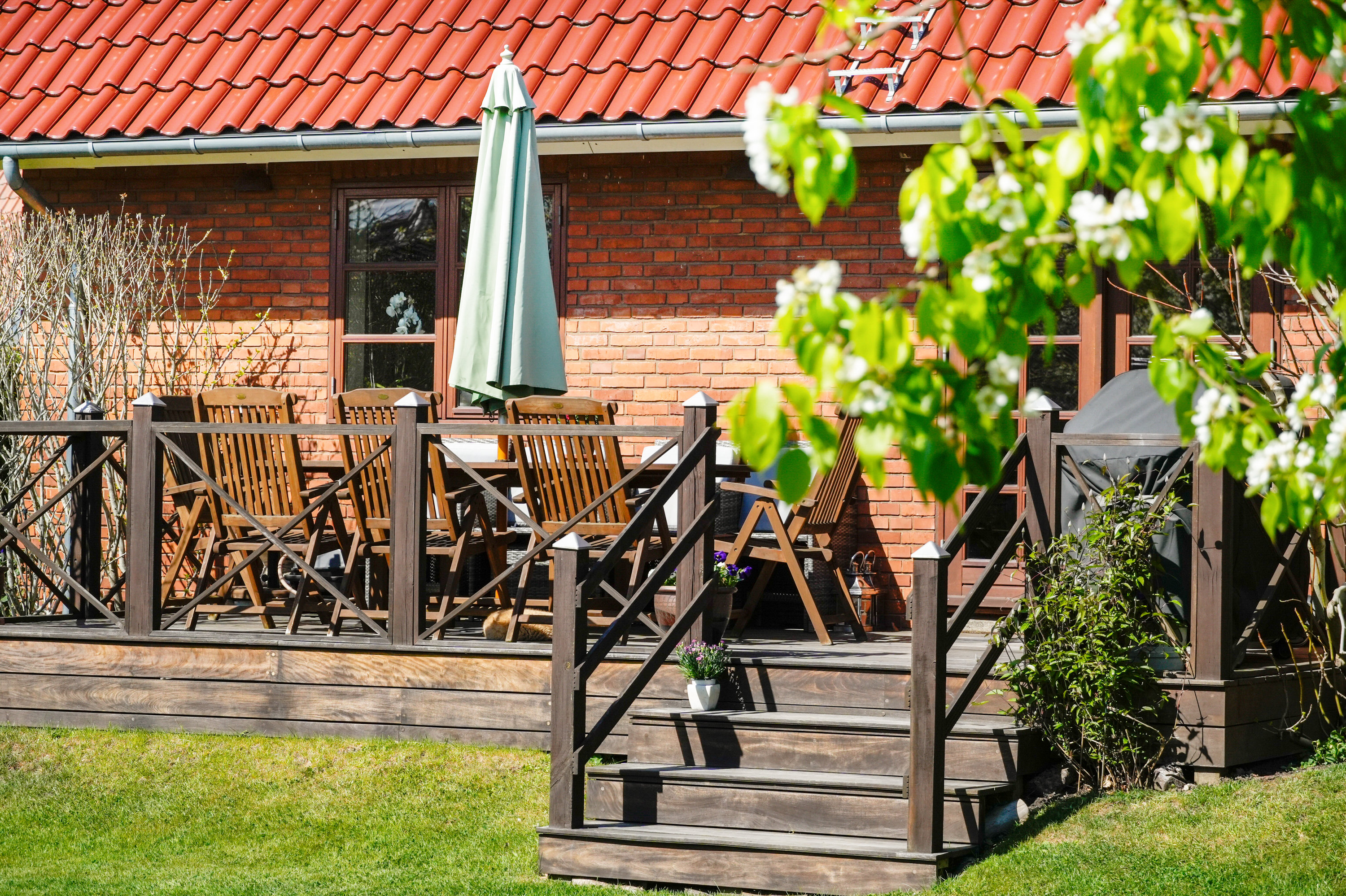 Fremhævet terrasse billede i fuldskærmstilstand. Billede af Østervej 10, 2750 Ballerup