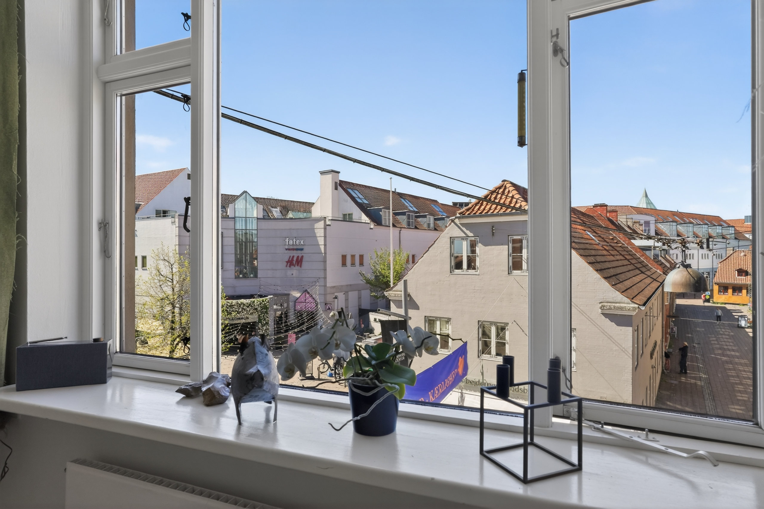Fremhævet udsigt billede i fuldskærmstilstand. Billede af Gyldenstræde 5, 2. th., 3000 Helsingør