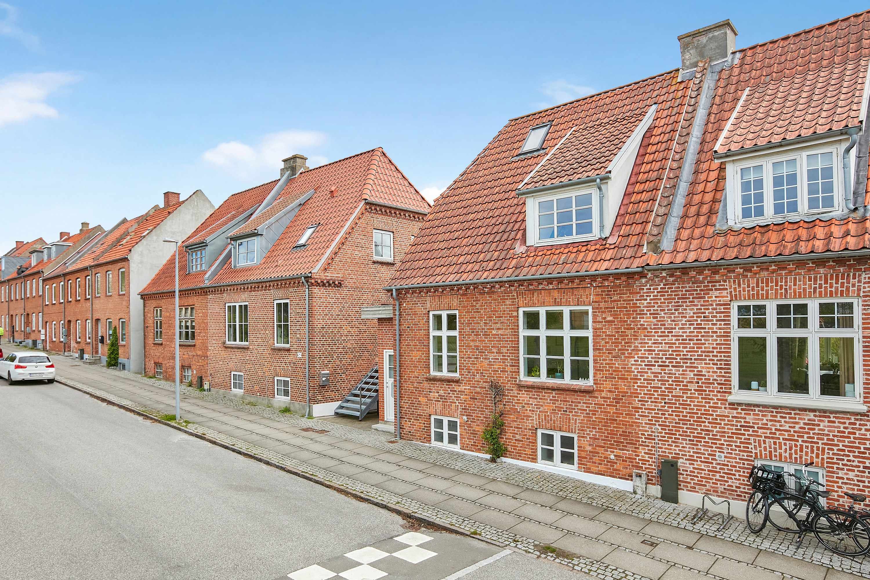 Fremhævet facade billede i fuldskærmstilstand. Billede af Fælledvej 50, Vestbyen, 8700 Horsens