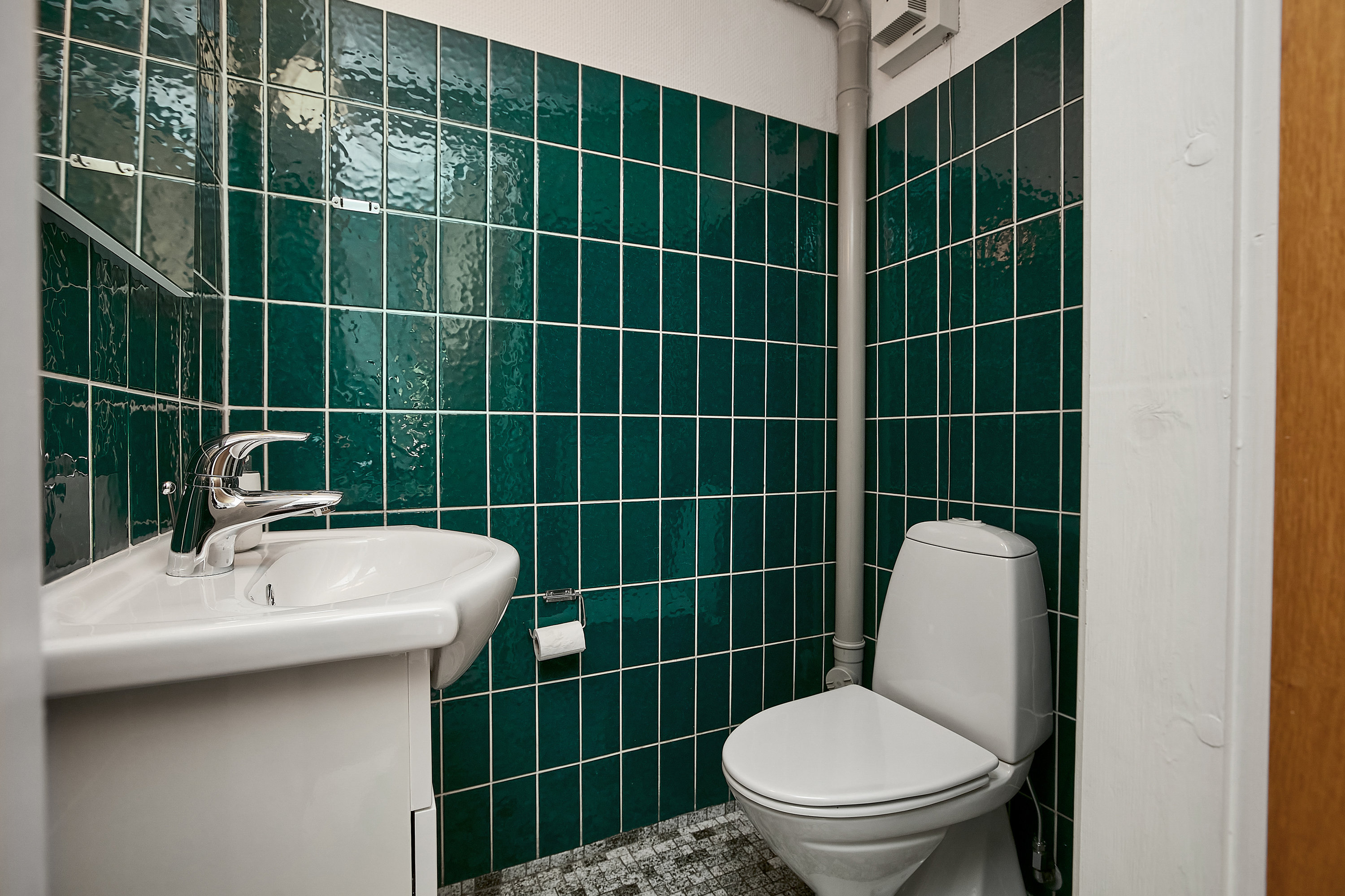 Fremhævet toilet billede i fuldskærmstilstand. Billede af Bregnevej 5, Torsted, 8700 Horsens
