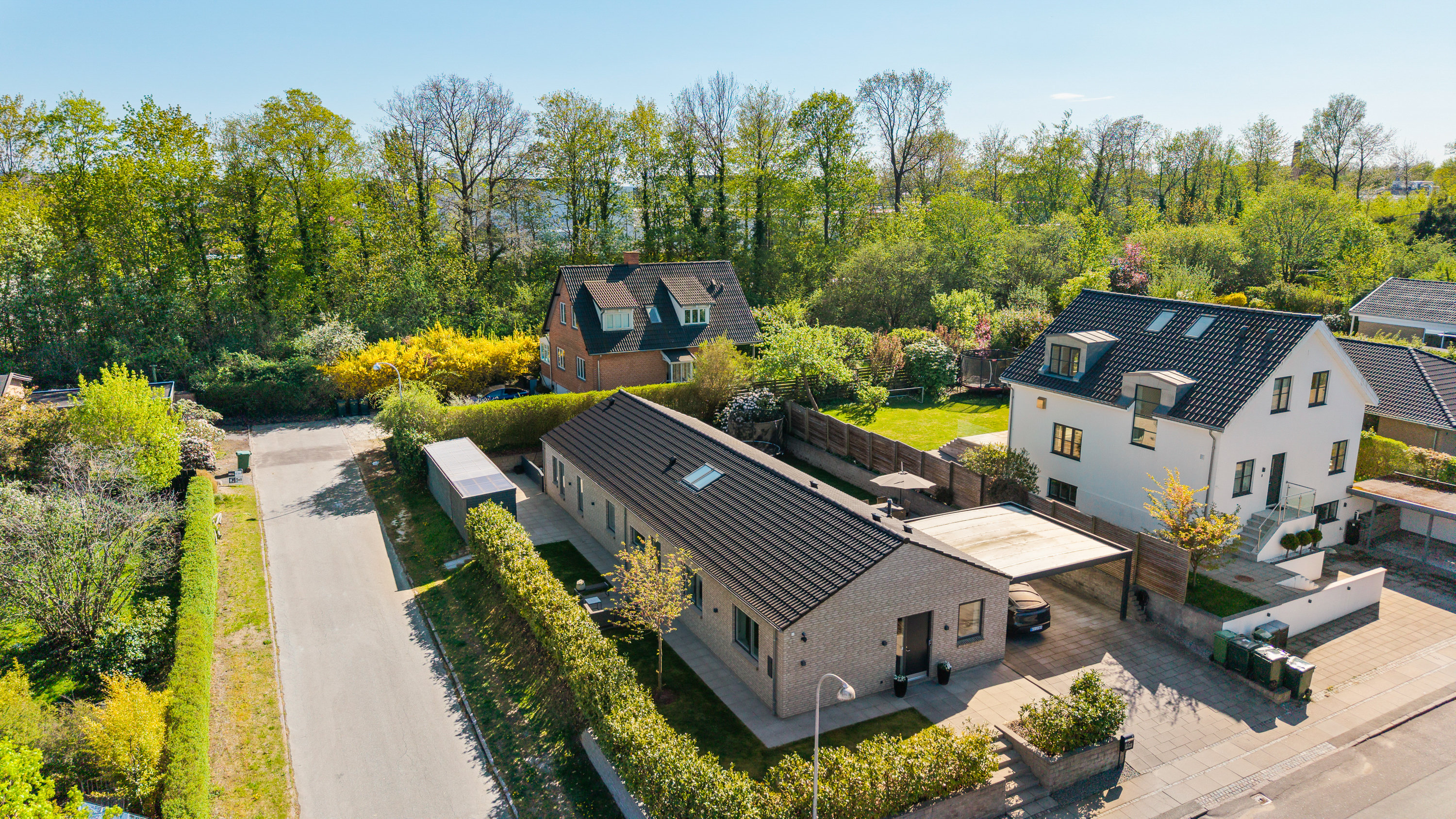 Fremhævet facade billede i fuldskærmstilstand. Billede af Ærtemarken 69, 2860 Søborg