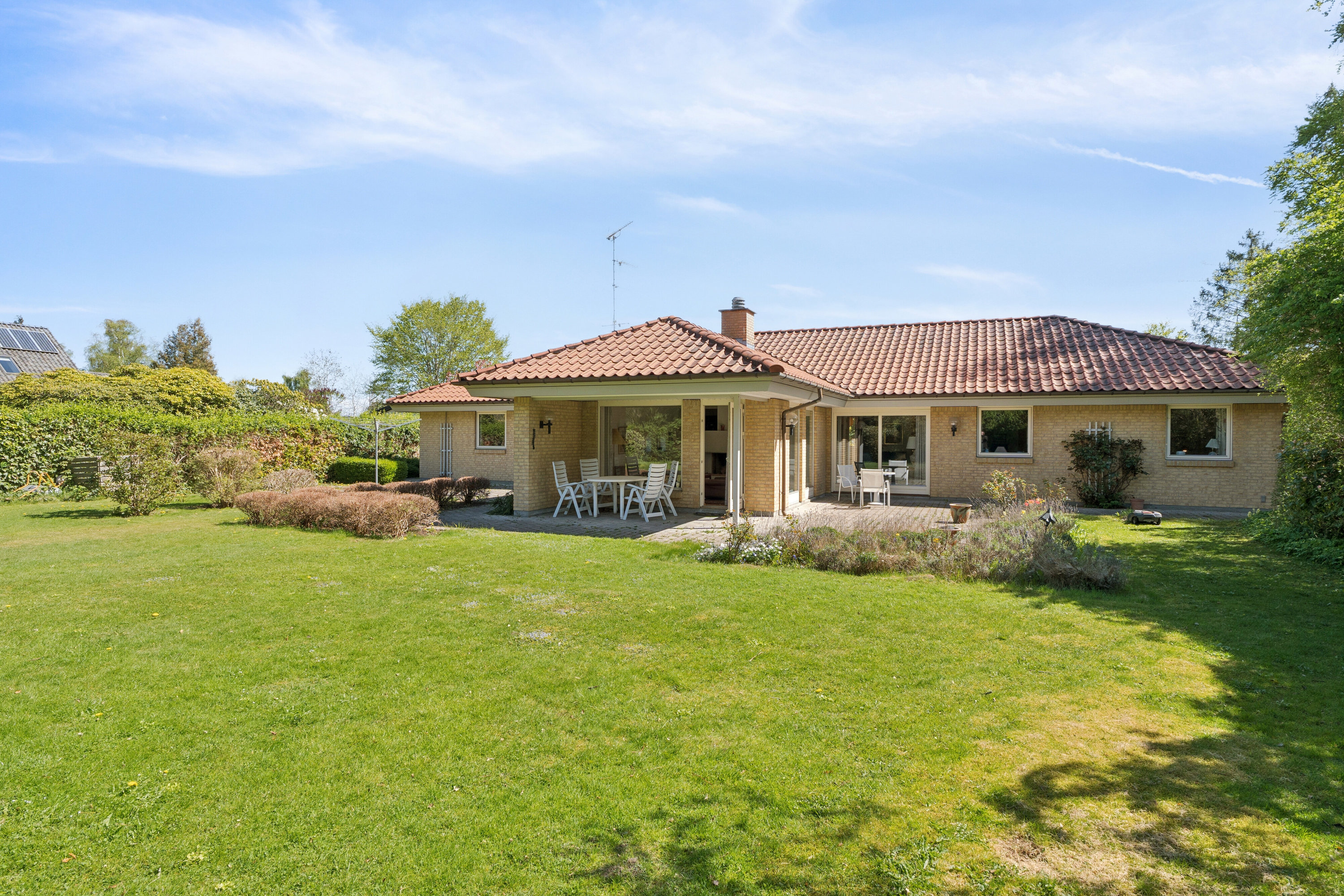 Villa: Set fra haven på Hestehaven 25, 2960 Rungsted Kyst